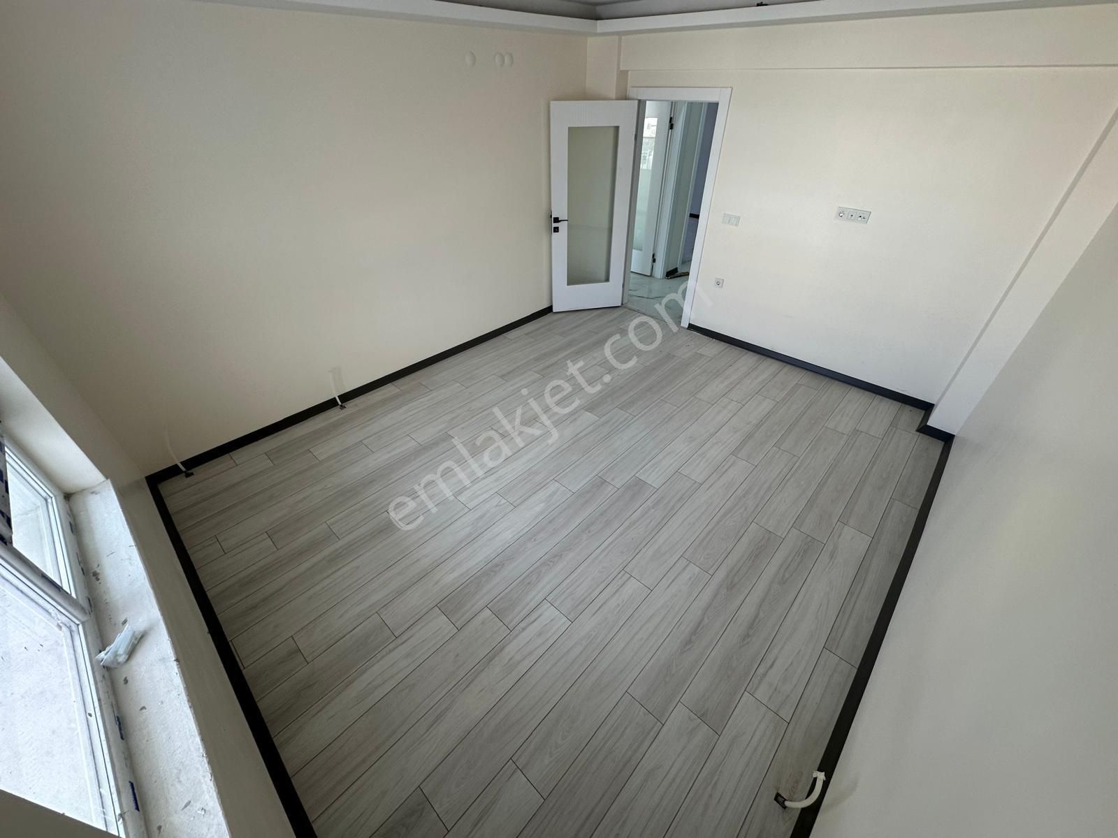Yenikent Fevzi Çakmak 1. Katta G. Odalı Çift Banyolu Satılık Daire - Görsel 9