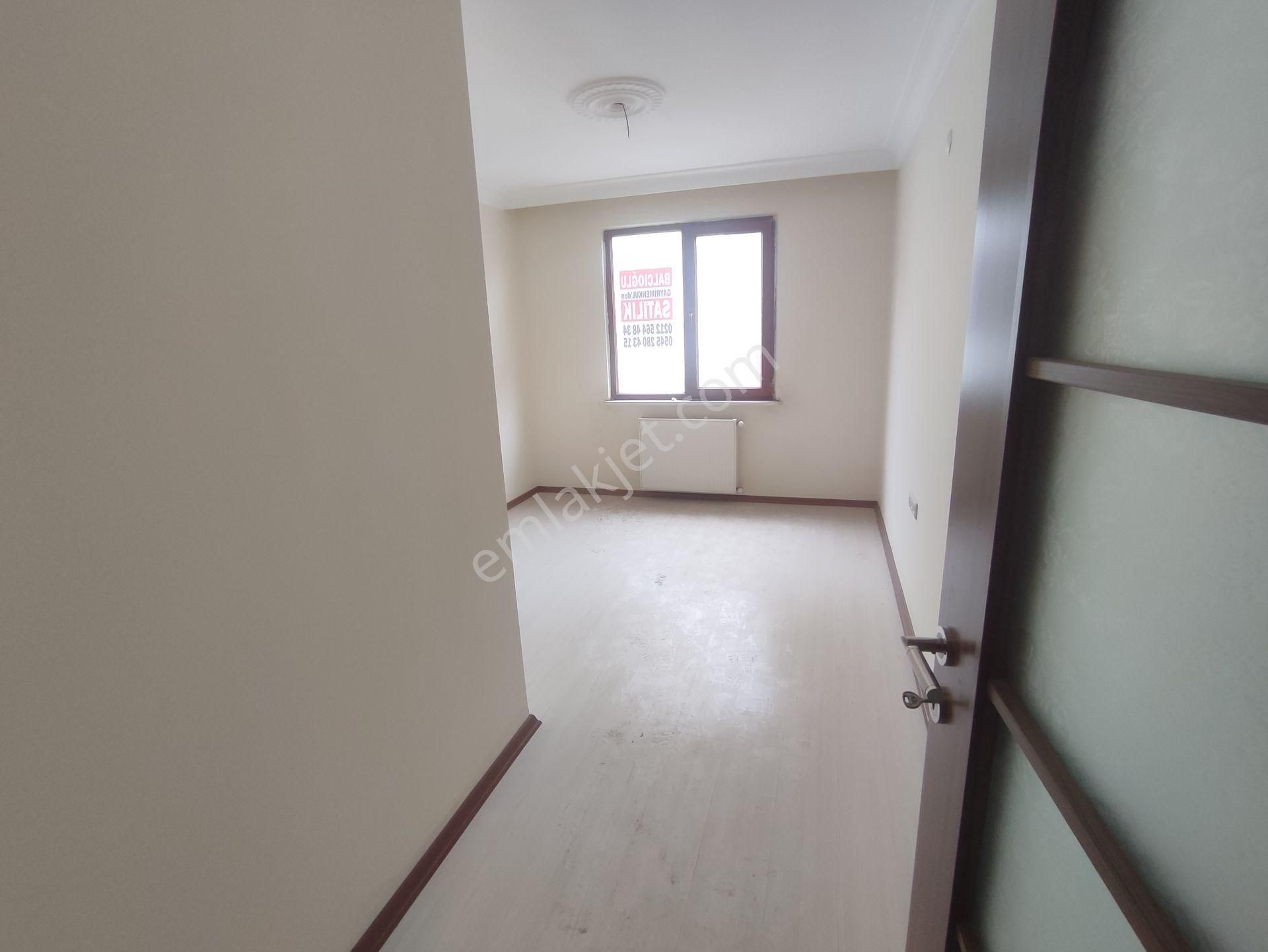 Esenyurt Yeşilkent Mahallesinde Satılık Sıfır 3+1 Ara Kat Daire - Görsel 13