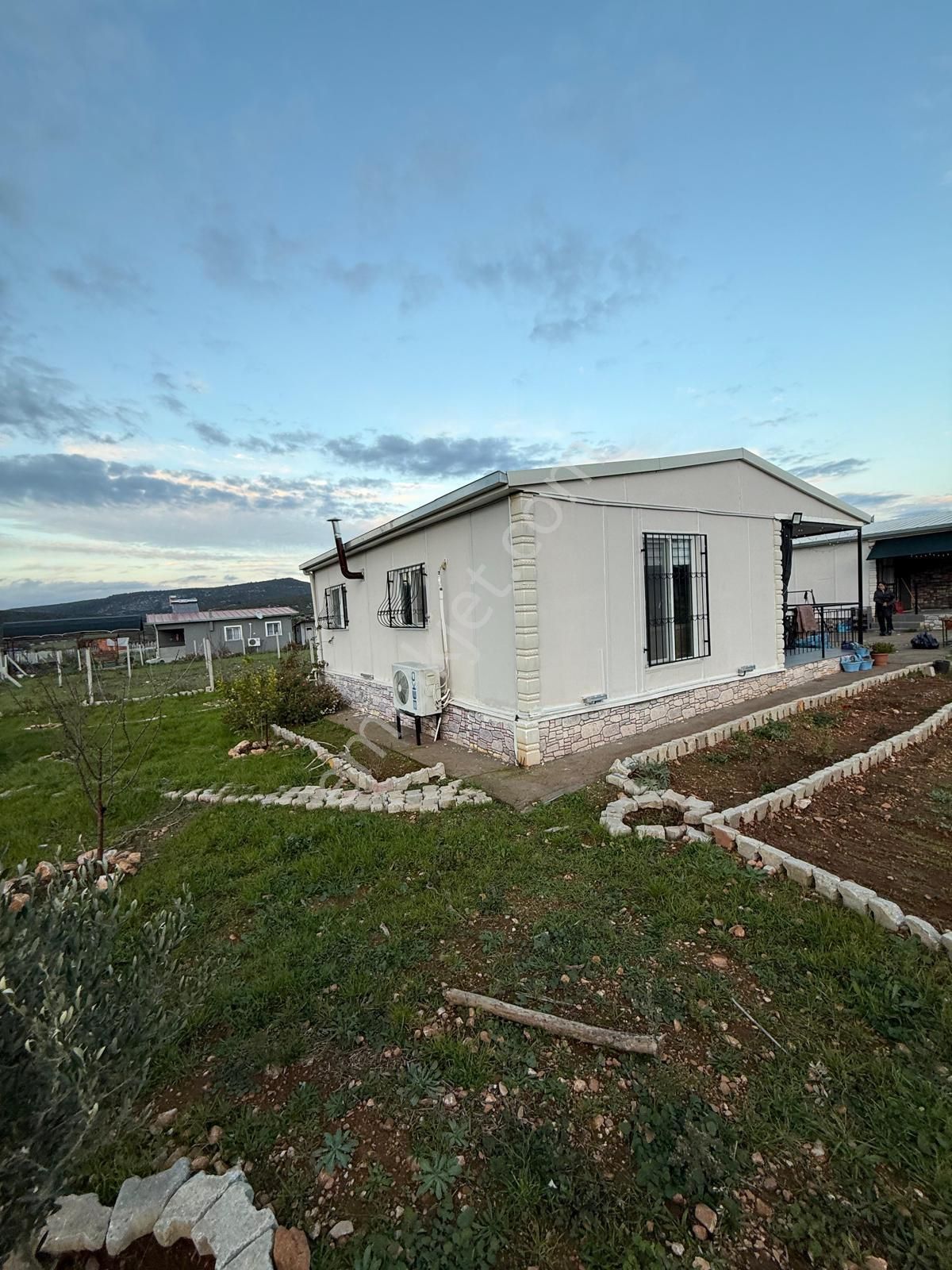 Menderes Çakaltepe Pınardere Mevkiinde 1720m2 Satılık Arazi - Görsel 9