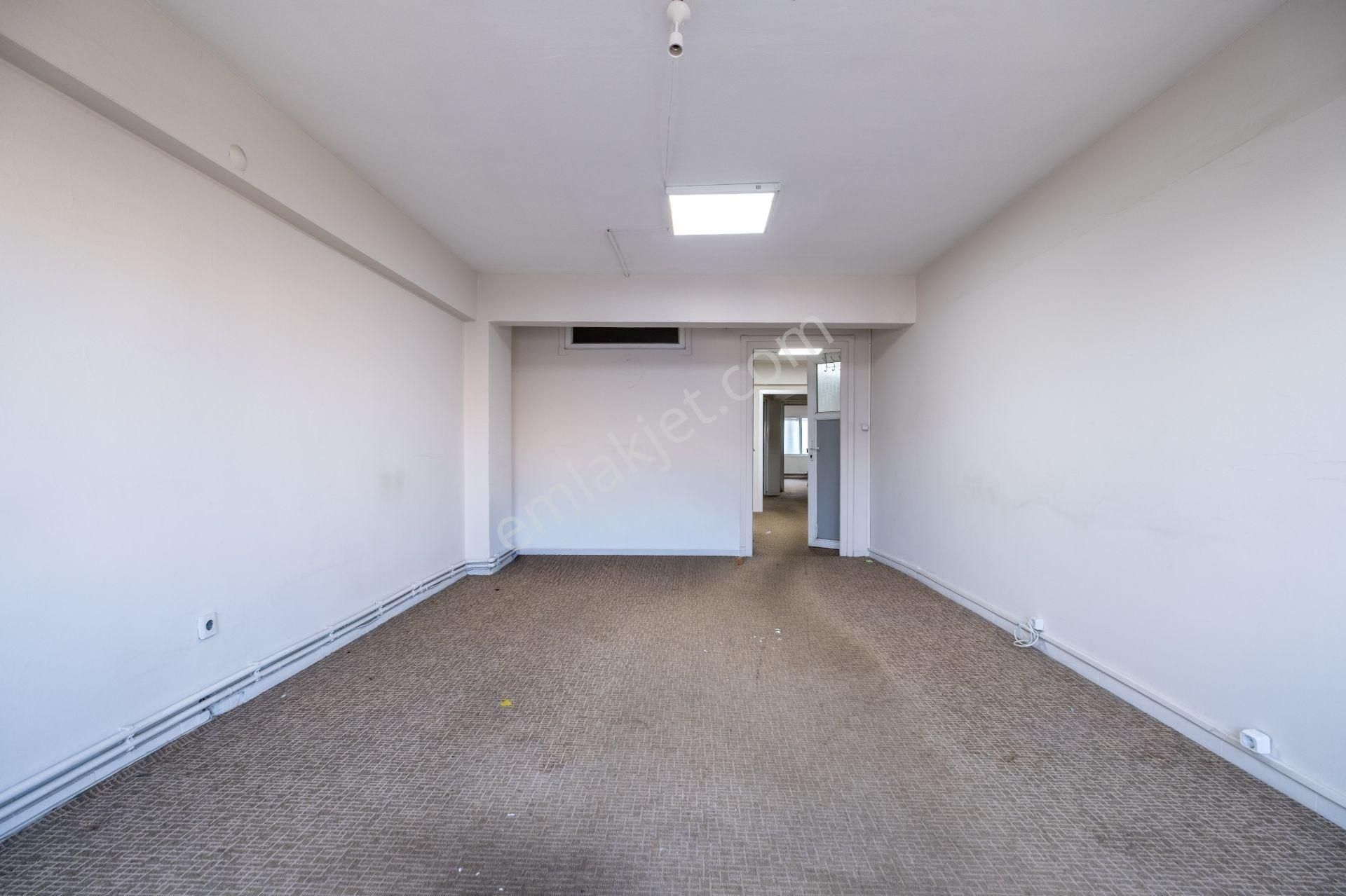 Kadıköy Kurbağalıdere Cad. Belediye Karşısı, 6 Odalı Kiralık Ofis - Görsel 12