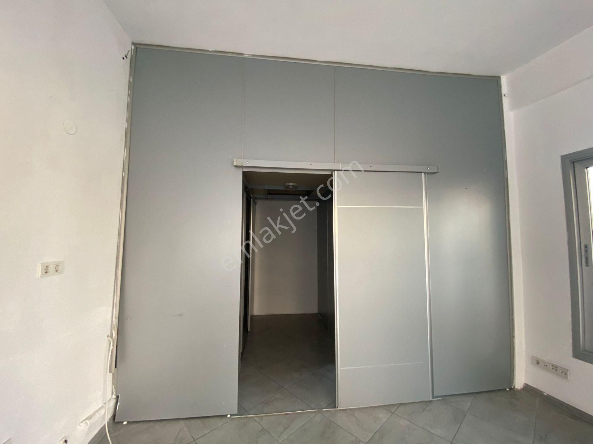 Aliağa Da Merkezi Lokasyonda Kiralık Dükkan - Görsel 9