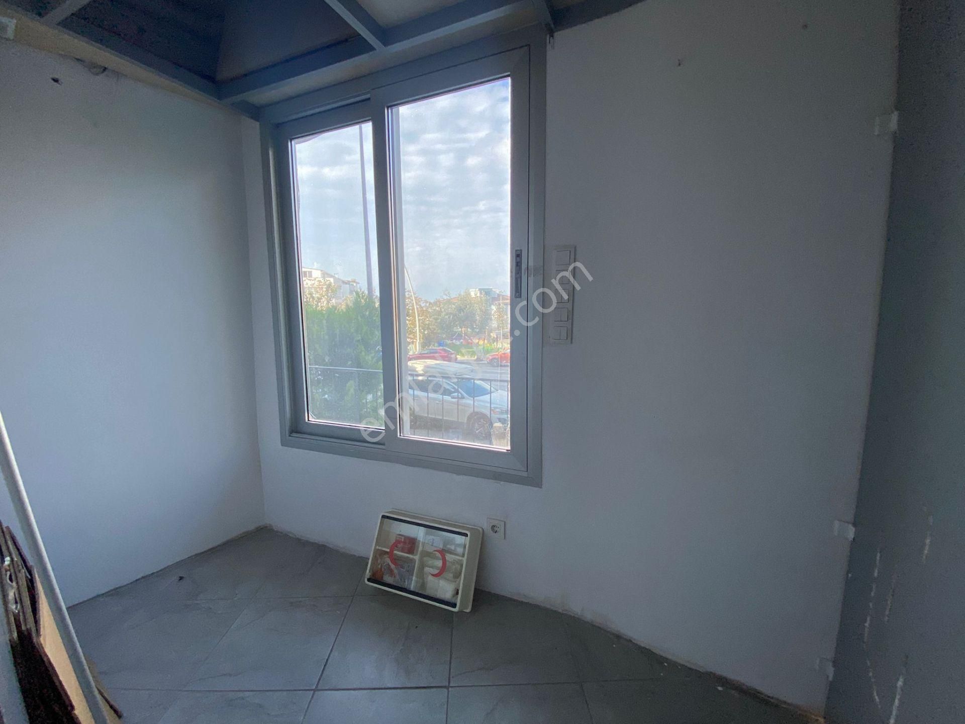 Aliağa Da Merkezi Lokasyonda Kiralık Dükkan - Görsel 17