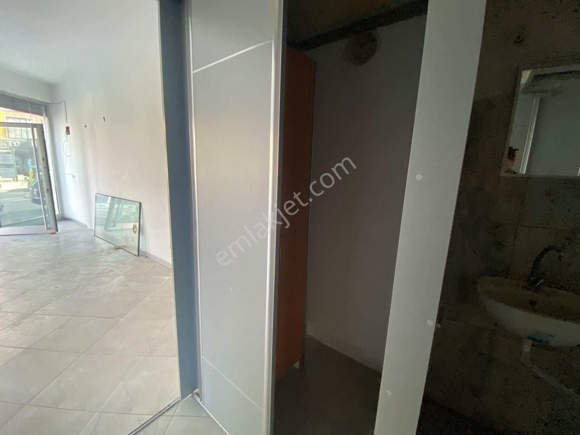 Aliağa Da Merkezi Lokasyonda Kiralık Dükkan - Görsel 12