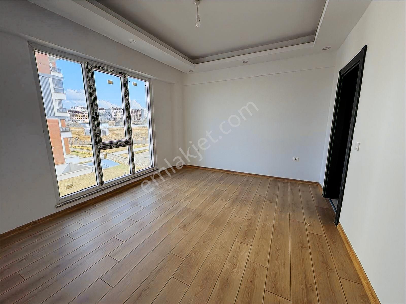 Turyap Hürriyetten İzsiz Towers Da 2.kat 3+1 Kiralık Daire - Görsel 13