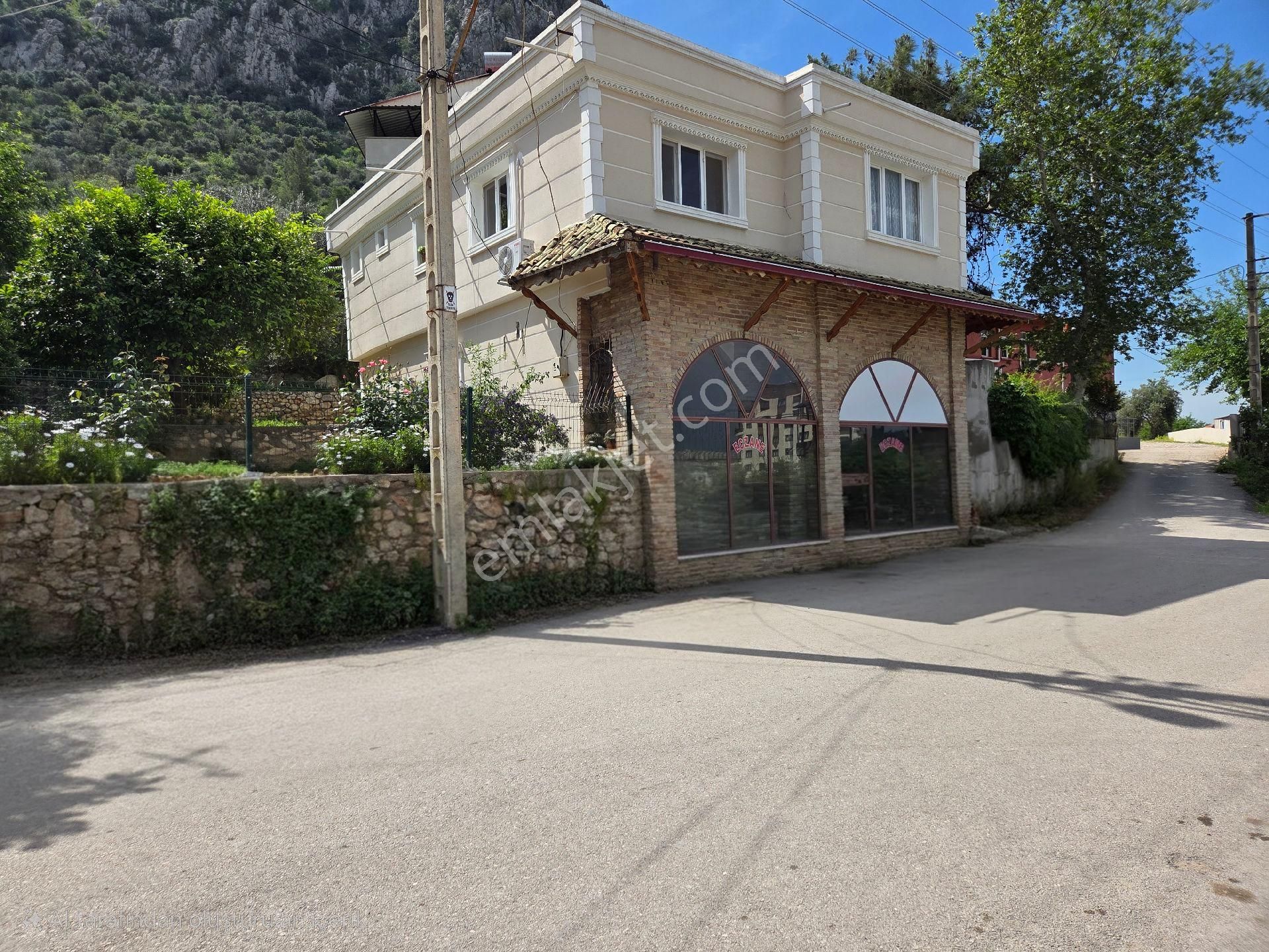 Kozan Merkez De Alt Katı İşyeri 2 Katlı Satılık Müstakil Ev