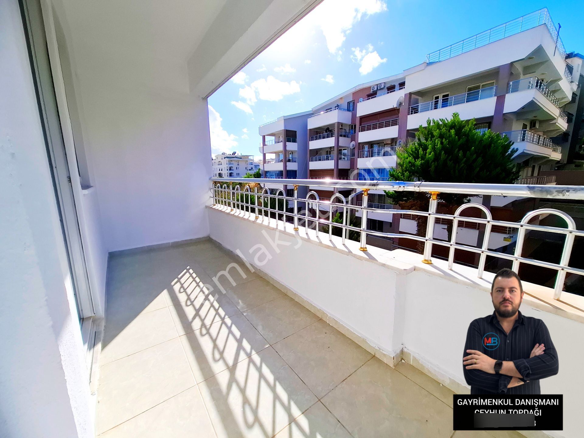 Didim'de Satılık 2+1 Daire Ön Cephe Köşe Başı Denize Yakın ! - Görsel 4