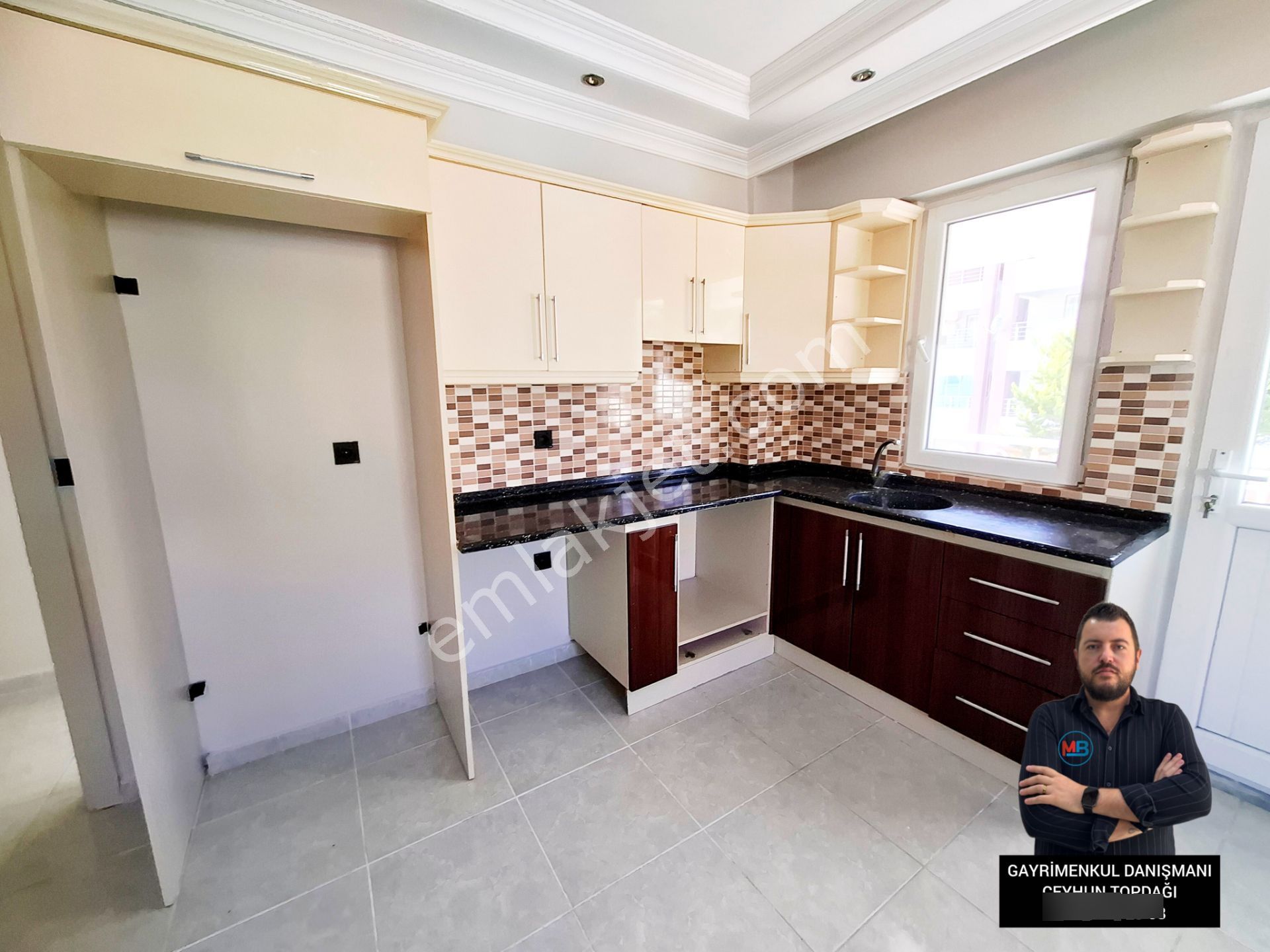 Didim'de Satılık 2+1 Daire Ön Cephe Köşe Başı Denize Yakın ! - Görsel 9