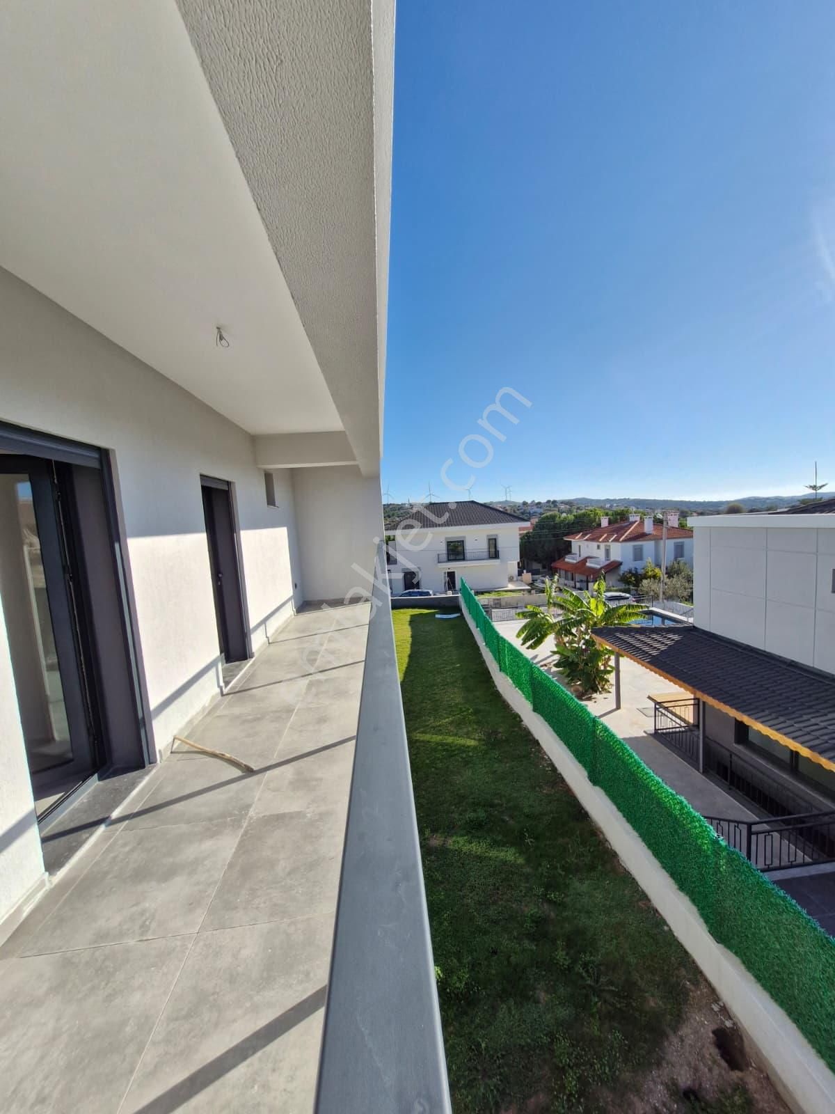 Çeşme Boyalık'ta Müstakil Havuzlu Akıllı Ev Sistemli 7+1 Villa - Görsel 15