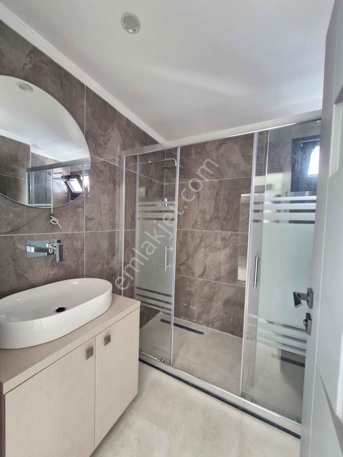 Çeşme Boyalık'ta Müstakil Havuzlu Akıllı Ev Sistemli 7+1 Villa - Görsel 17