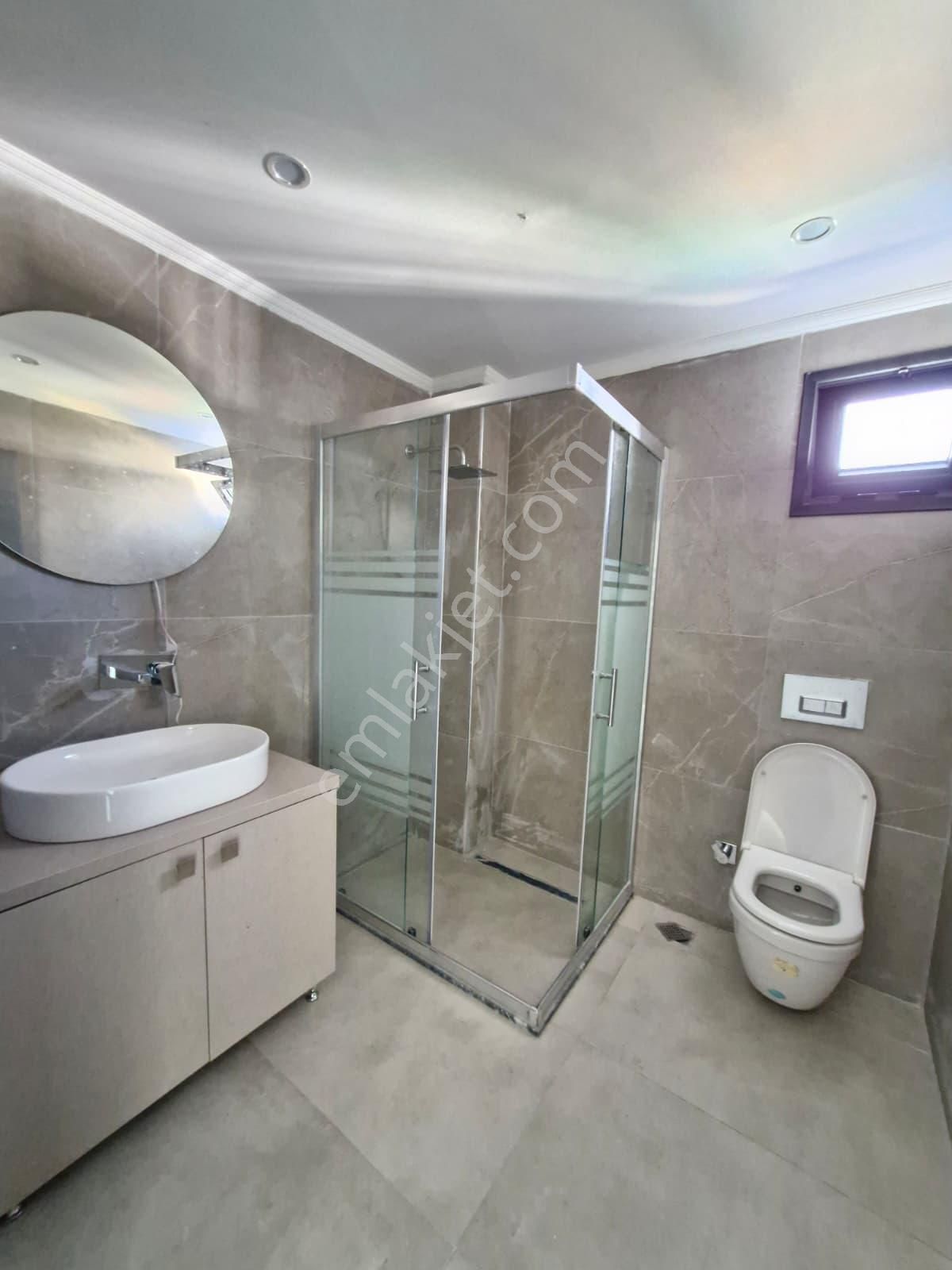 Çeşme Boyalık'ta Müstakil Havuzlu Akıllı Ev Sistemli 7+1 Villa - Görsel 16