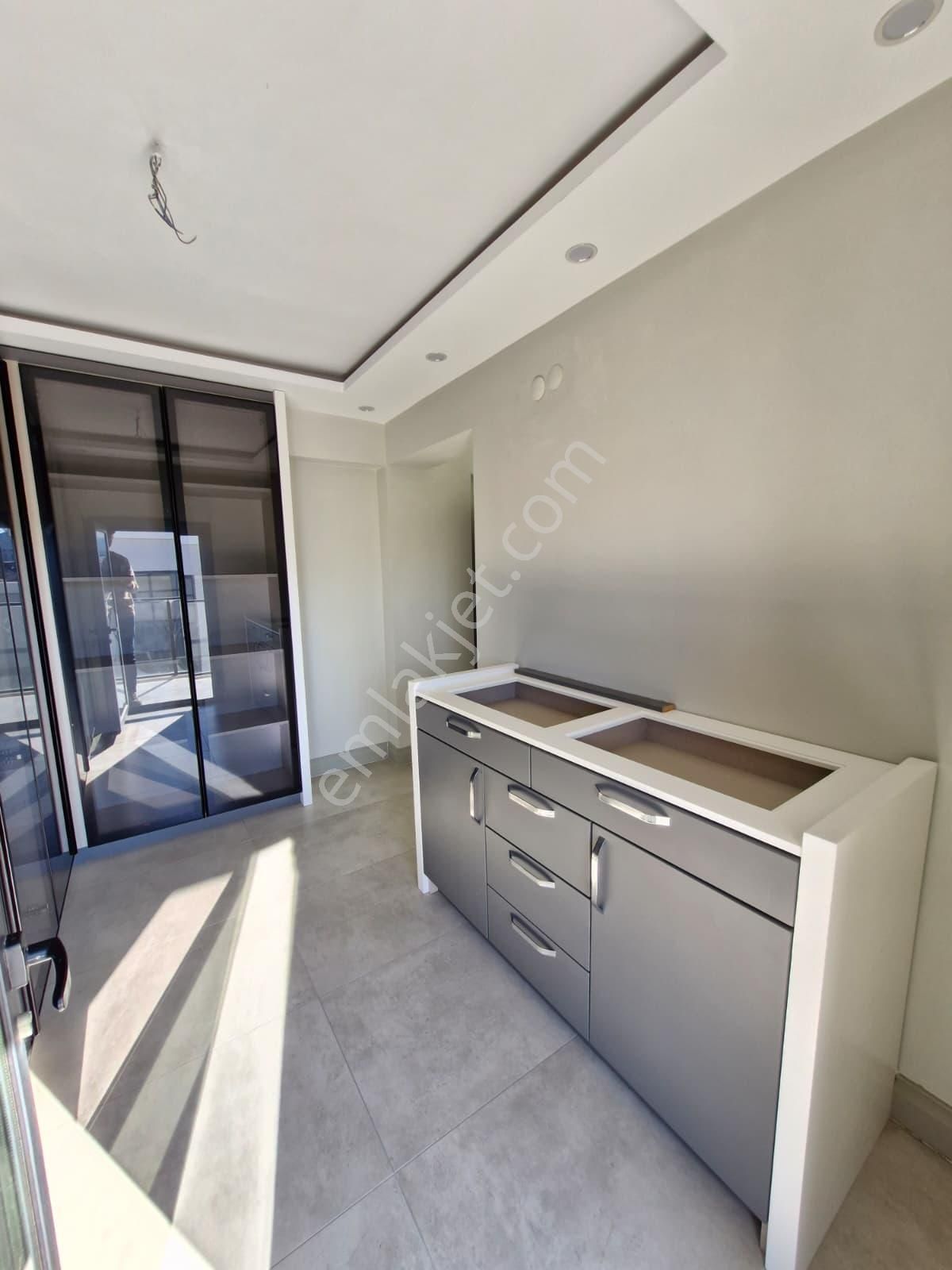 Çeşme Boyalık'ta Müstakil Havuzlu Akıllı Ev Sistemli 7+1 Villa - Görsel 7