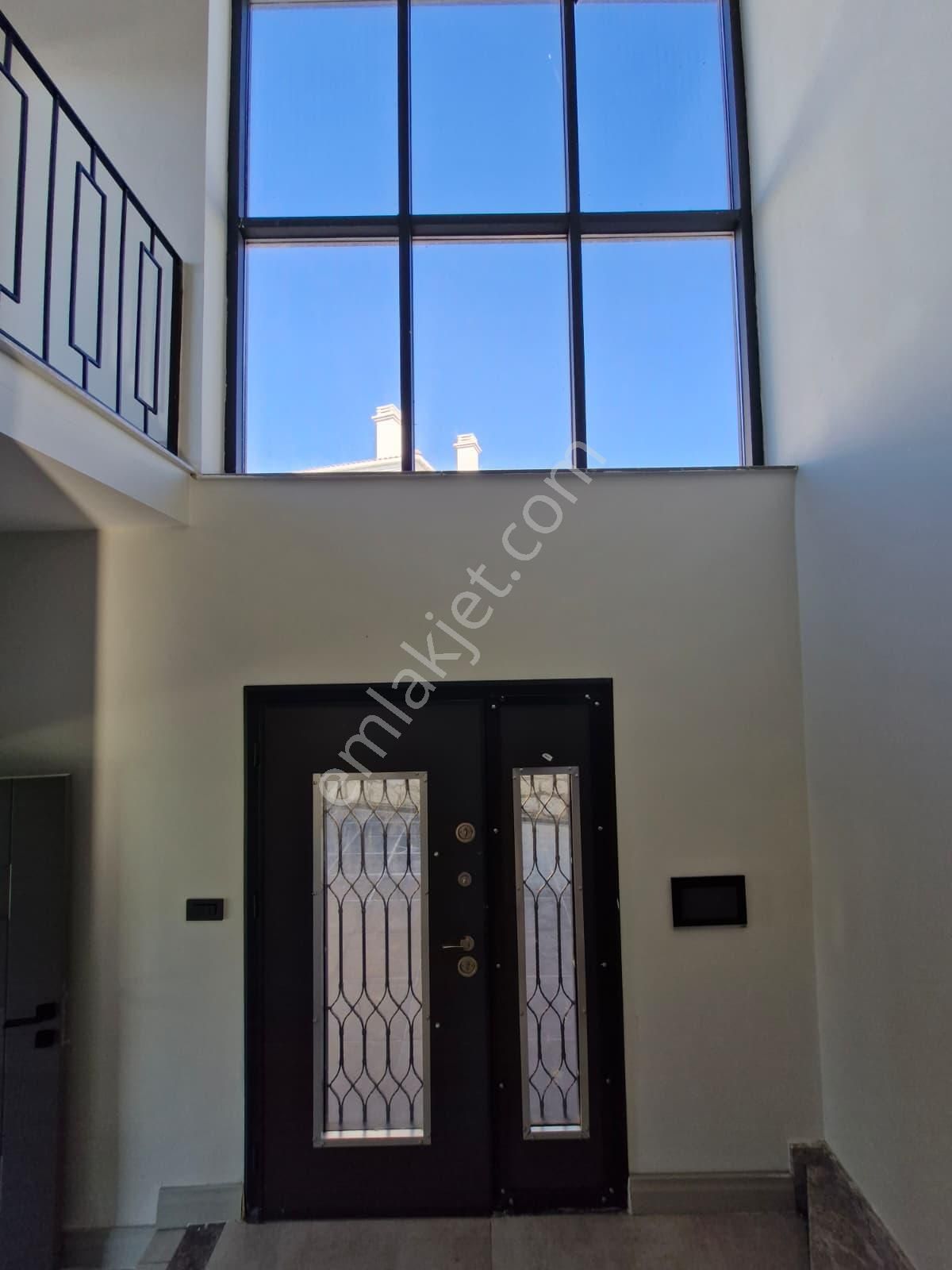 Çeşme Boyalık'ta Müstakil Havuzlu Akıllı Ev Sistemli 7+1 Villa - Görsel 8