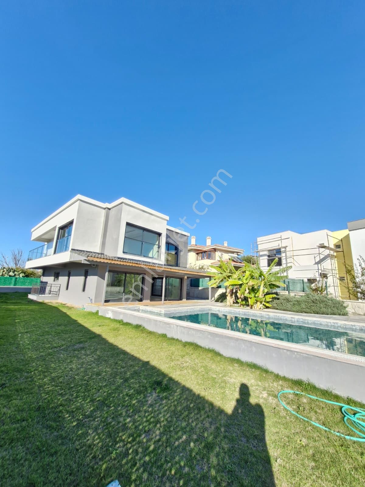 Çeşme Boyalık'ta Müstakil Havuzlu Akıllı Ev Sistemli 7+1 Villa - Görsel 6