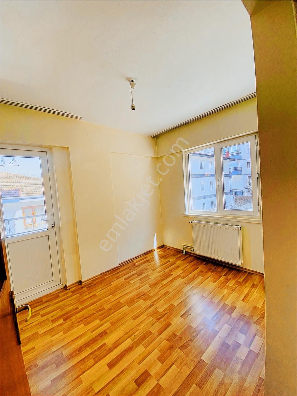 Valentia'dan Hocalı Caddesi Yanı Katta Kiralık 3+1 Daire !!! - Görsel 2