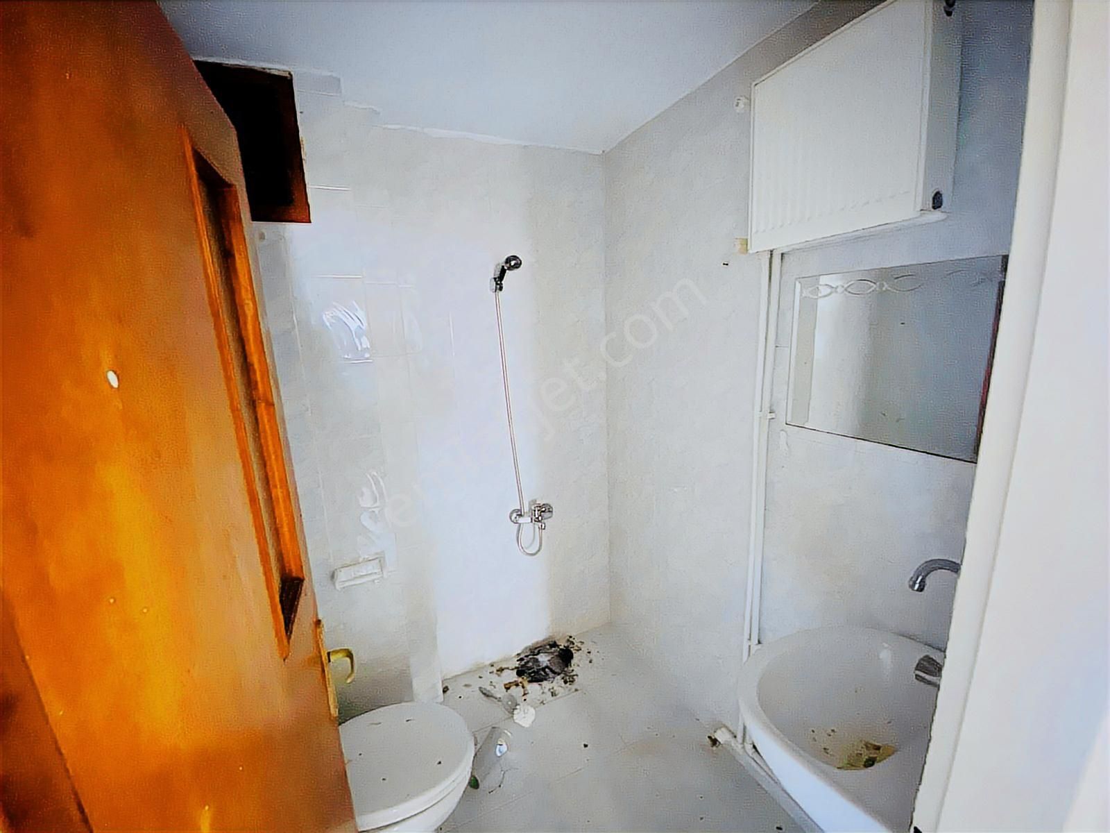 Valentia'dan Hocalı Caddesi Yanı Katta Kiralık 3+1 Daire !!! - Görsel 14