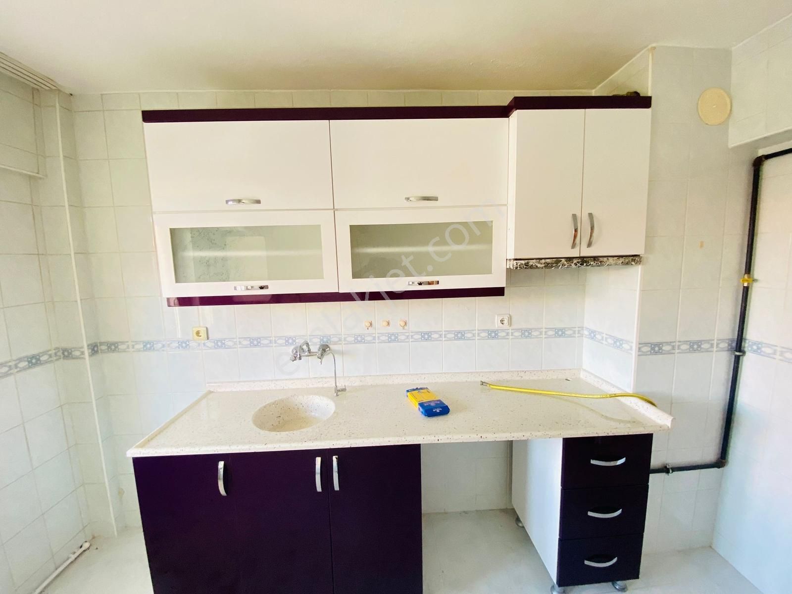 Valentia'dan Hocalı Caddesi Yanı Katta Kiralık 3+1 Daire !!! - Görsel 12