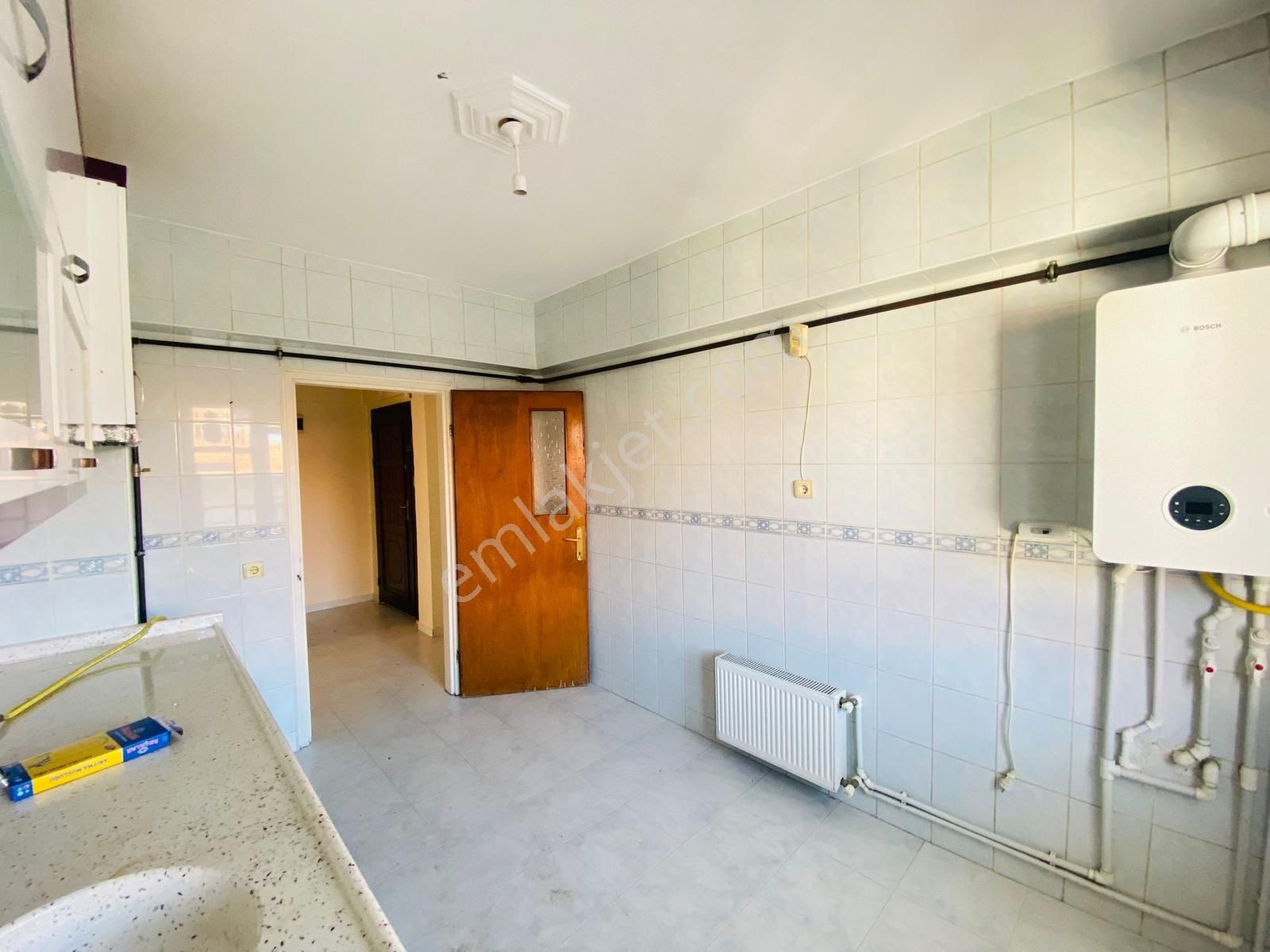 Valentia'dan Hocalı Caddesi Yanı Katta Kiralık 3+1 Daire !!! - Görsel 10