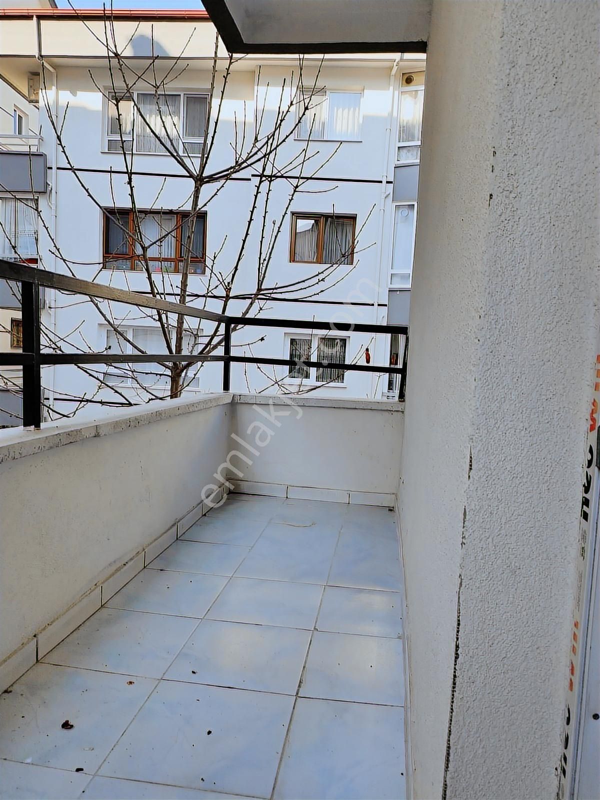Valentia'dan Anadolu Caddesi Yanı Ara Kat Kiralık 3+1 Daire !!! - Görsel 12