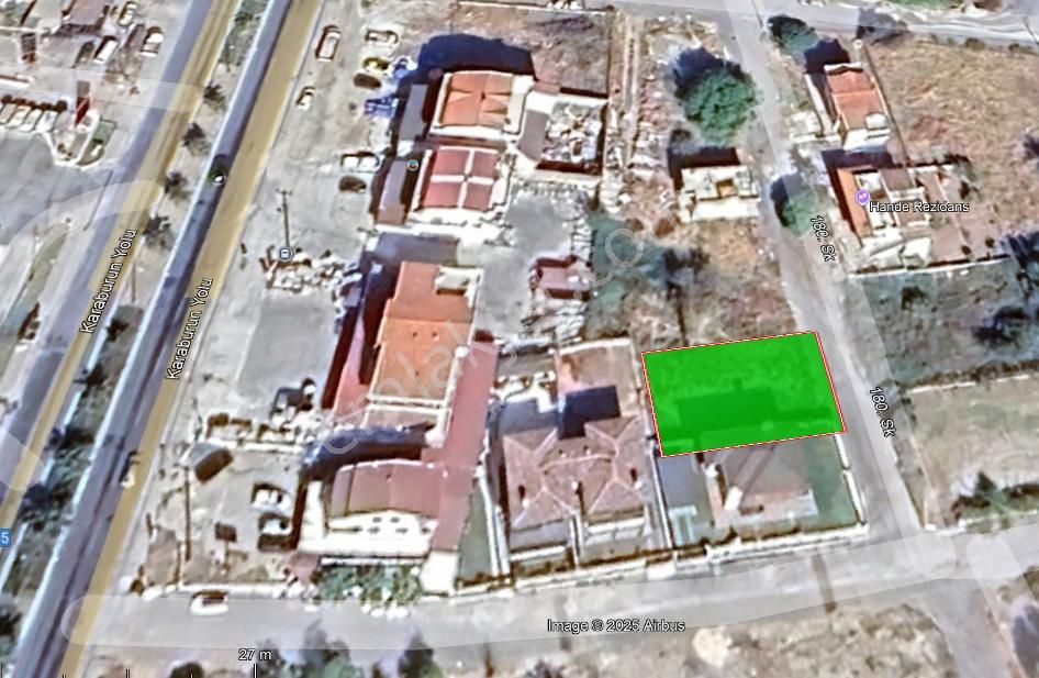 Karaburun Mordoğan Merkez’de Caddeye Yakın Villa Arsası