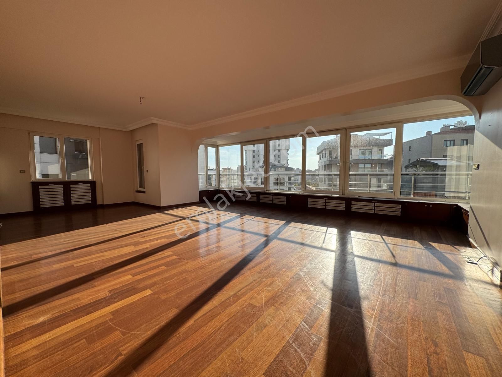 Konut Ve Ticari'den Suadiye'de Geniş 190 M2 Net Satılık 4+1 Daire - Görsel 10