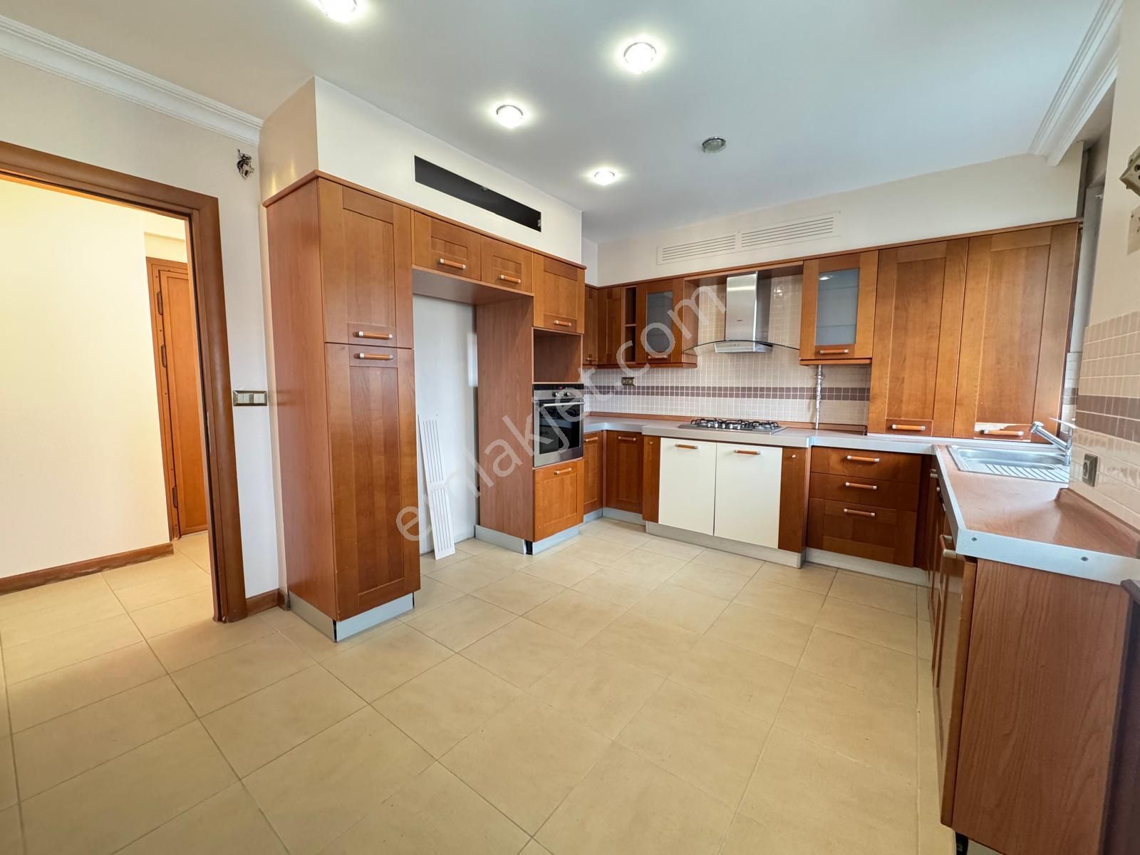 Konut Ve Ticari'den Suadiye'de Geniş 190 M2 Net Satılık 4+1 Daire - Görsel 19