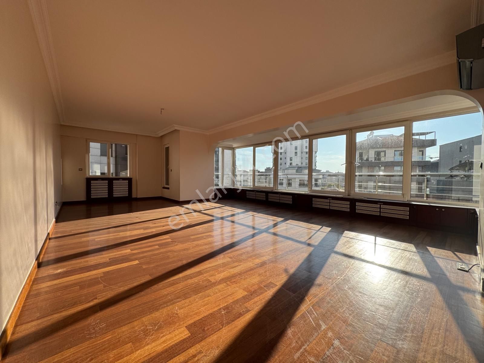 Konut Ve Ticari'den Suadiye'de Geniş 190 M2 Net Satılık 4+1 Daire - Görsel 14