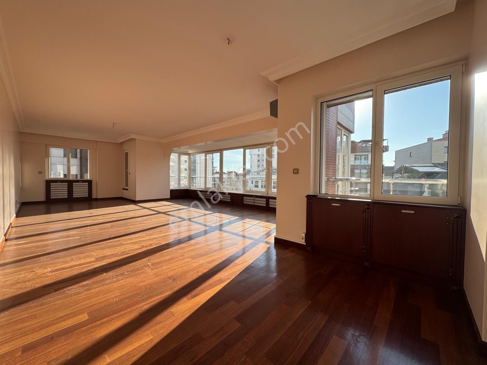 Konut Ve Ticari'den Suadiye'de Geniş 190 M2 Net Satılık 4+1 Daire - Görsel 12