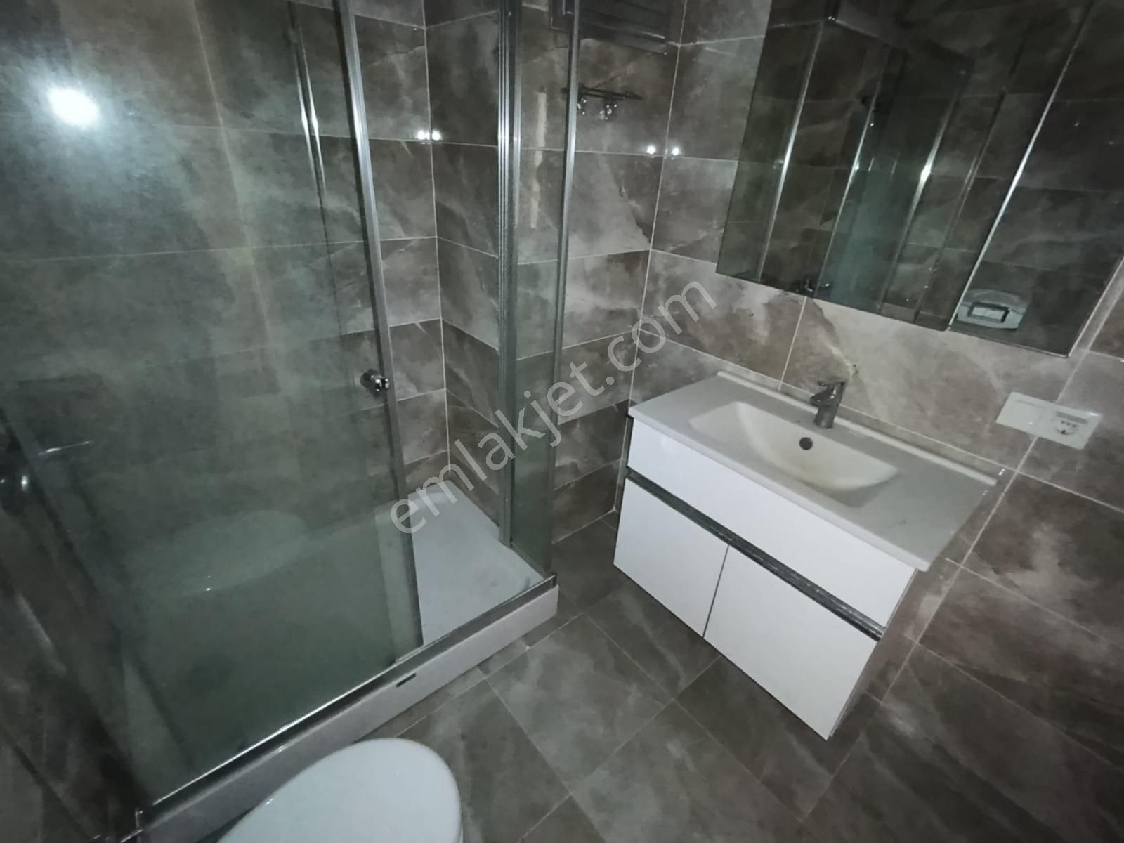 Turyap'tan Göztepe'de Minibüs Caddesi Üzerinde 5.kat Lüks 2+1 - Görsel 8