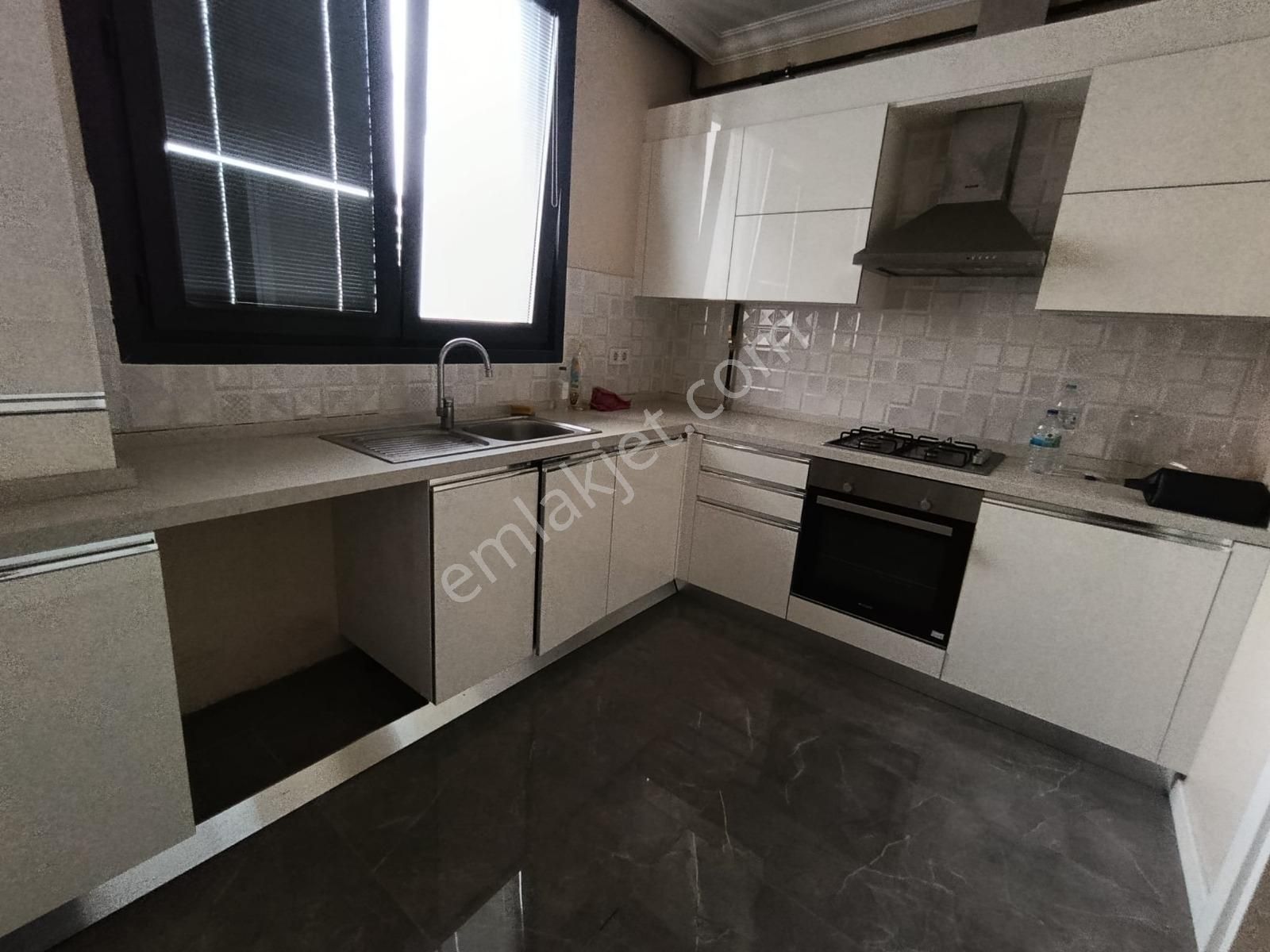 Turyap'tan Göztepe'de Minibüs Caddesi Üzerinde 5.kat Lüks 2+1 - Görsel 34