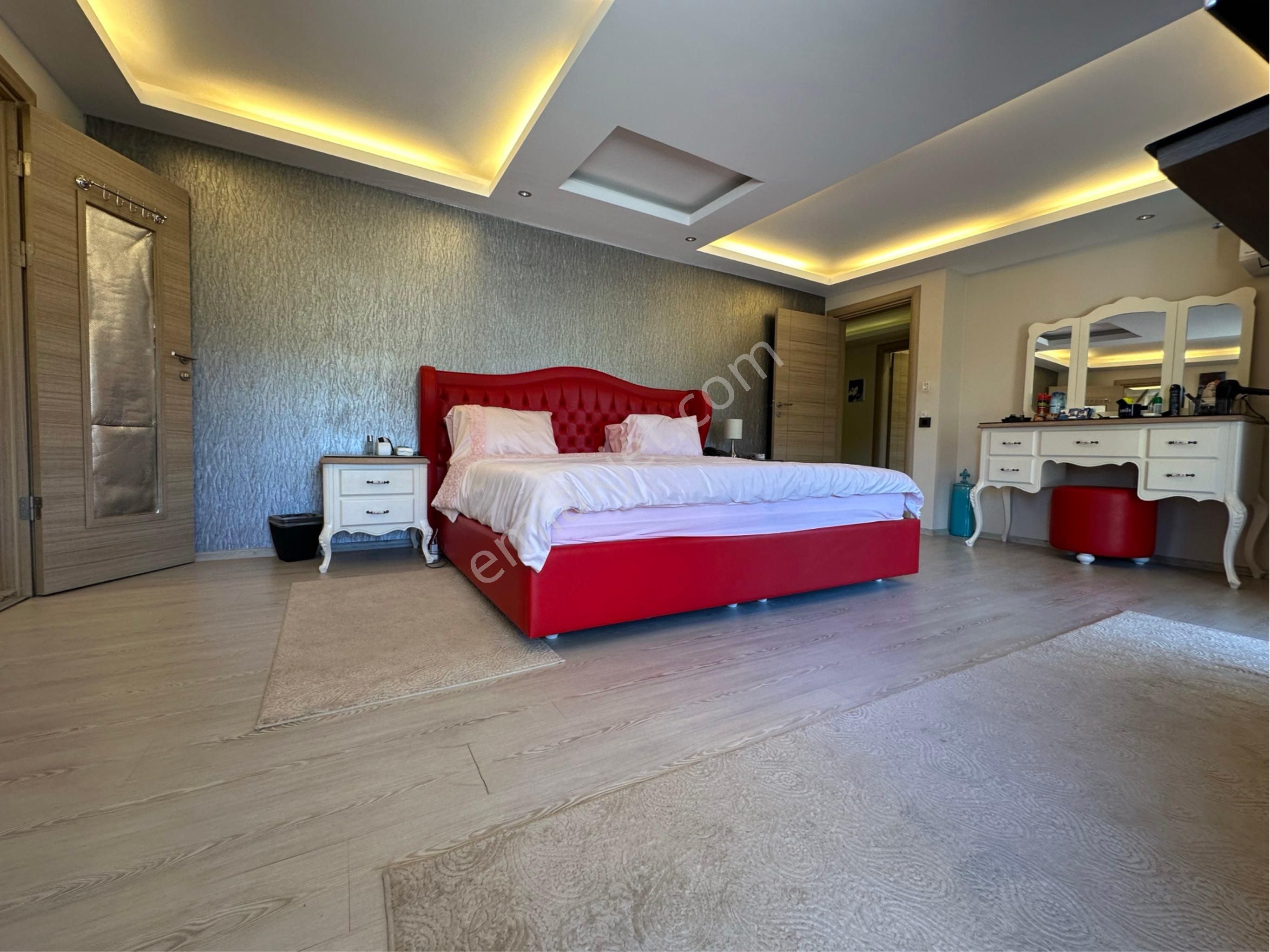 Kuşadası Trend Royal Sitesinde Satılık 3+1 Daire - Görsel 4