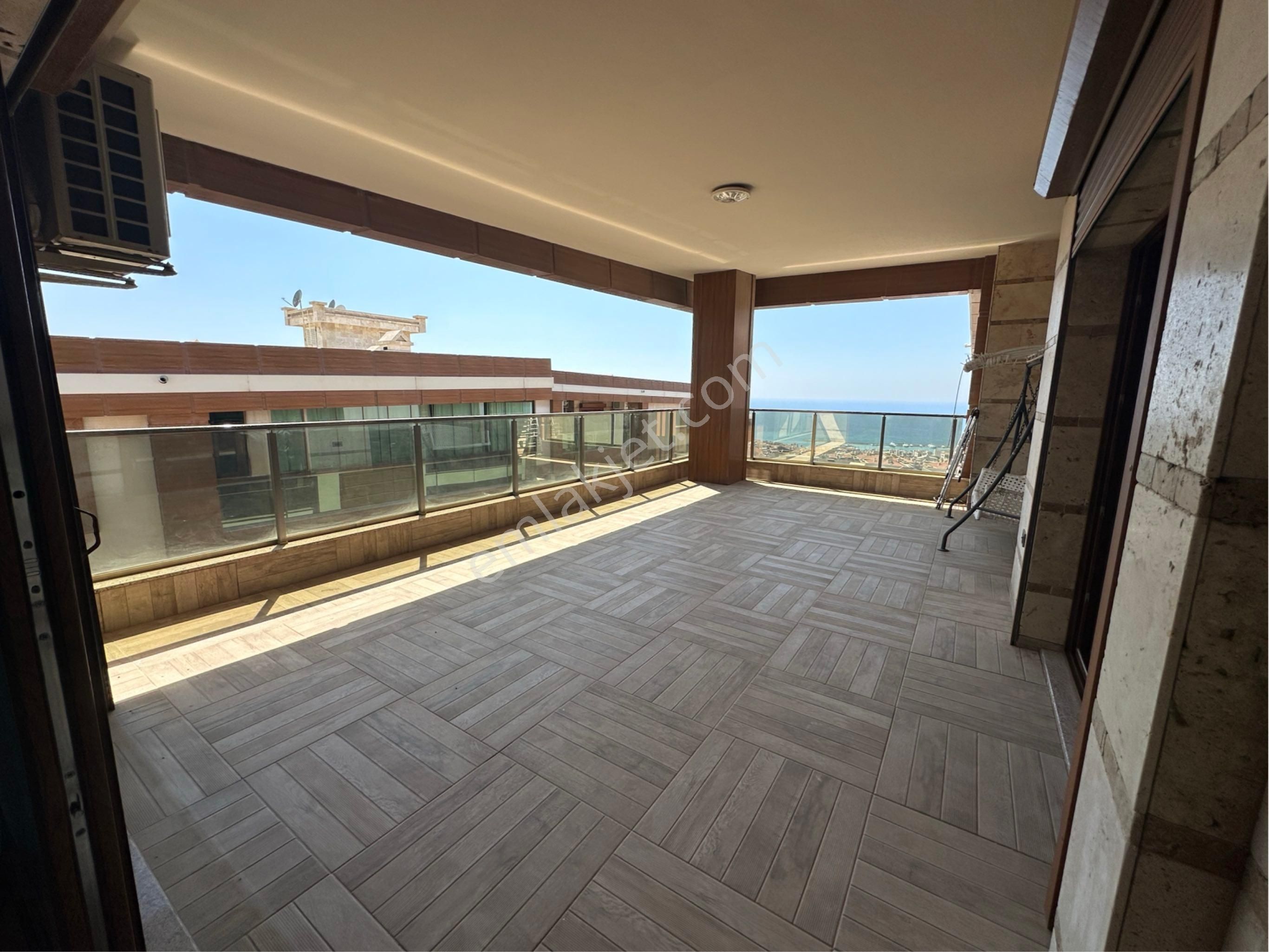 Kuşadası Trend Royal Sitesinde Satılık 3+1 Daire - Görsel 5