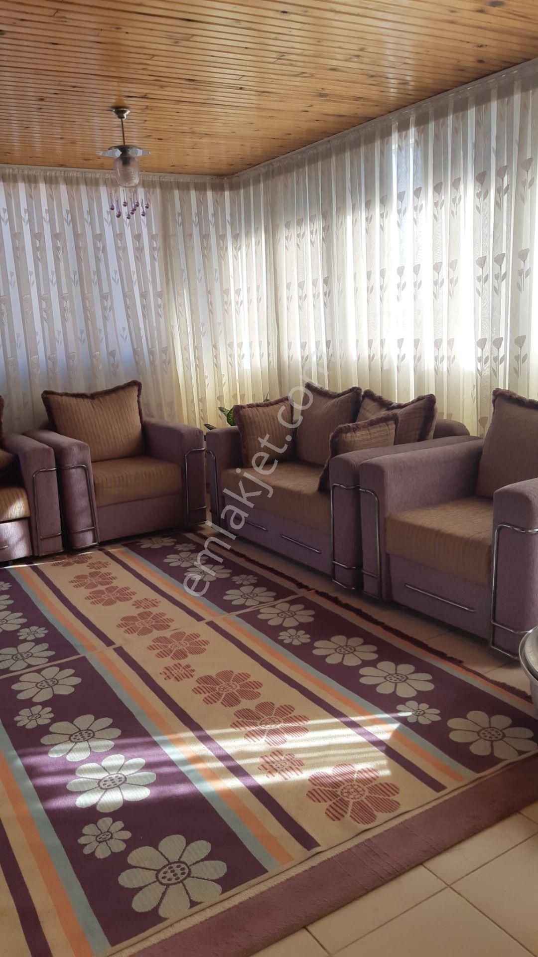 Dutlubahçe 'de Merkezi Konumda Doğalgazlı , Teraslı 4+1 Dubleks