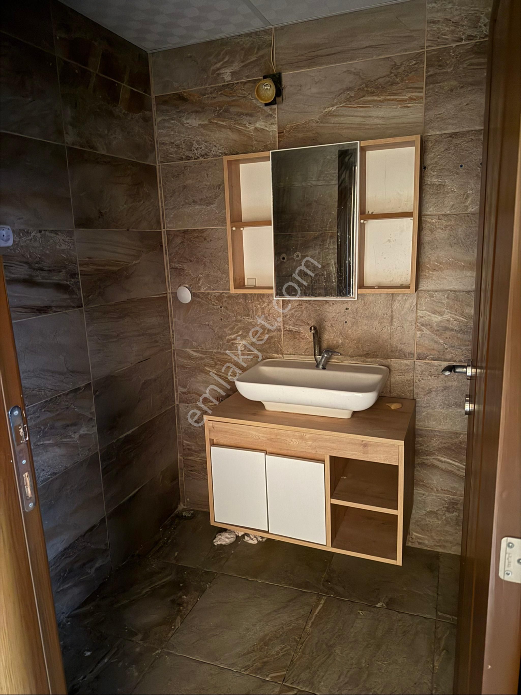 Ful Yapılı 3+1 Hastane Yanında - Görsel 9