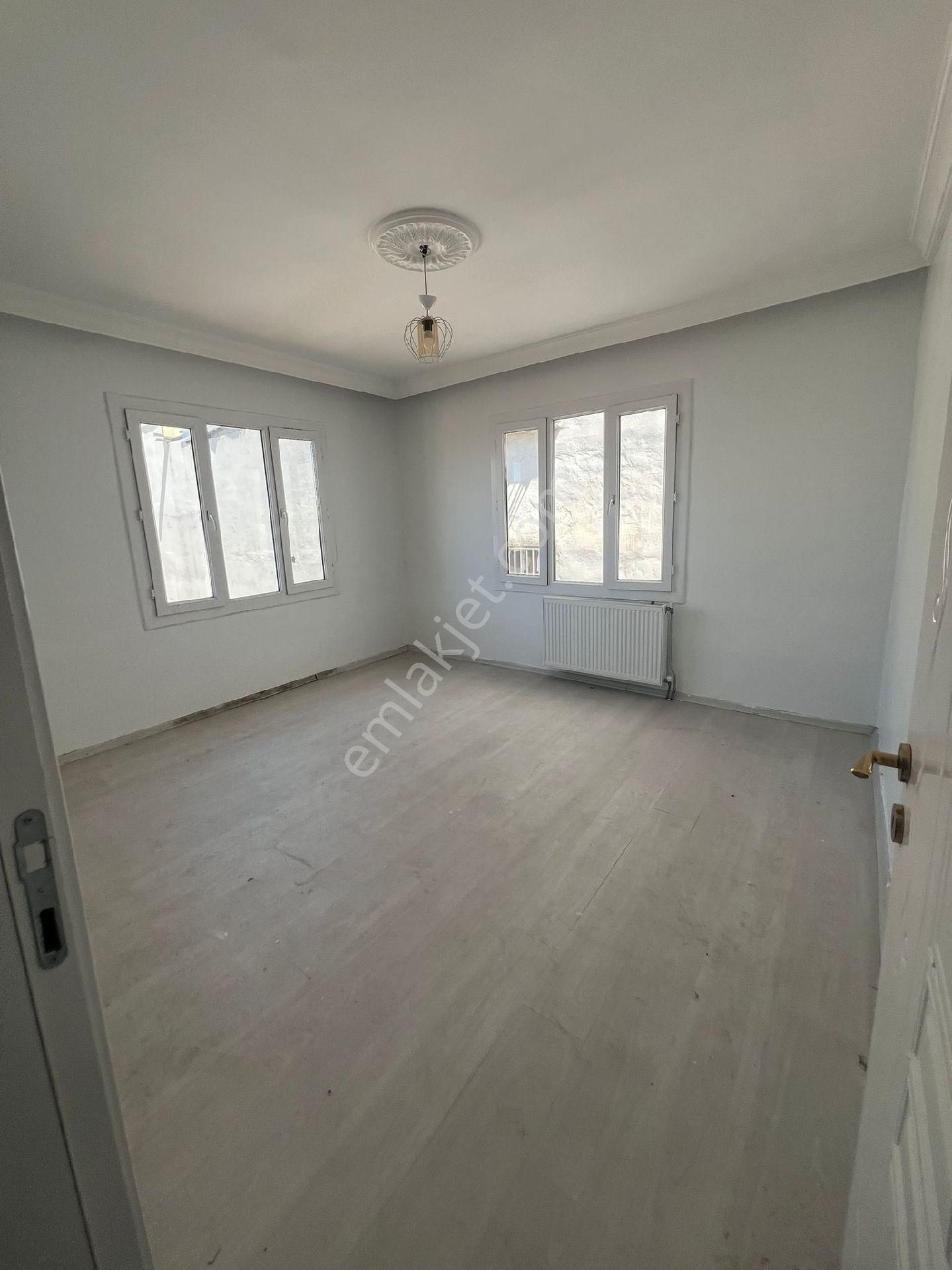 Bilge Emlaktan Konakta Satlık 3+1 Yıkım Kararı Yoktur. - Görsel 4