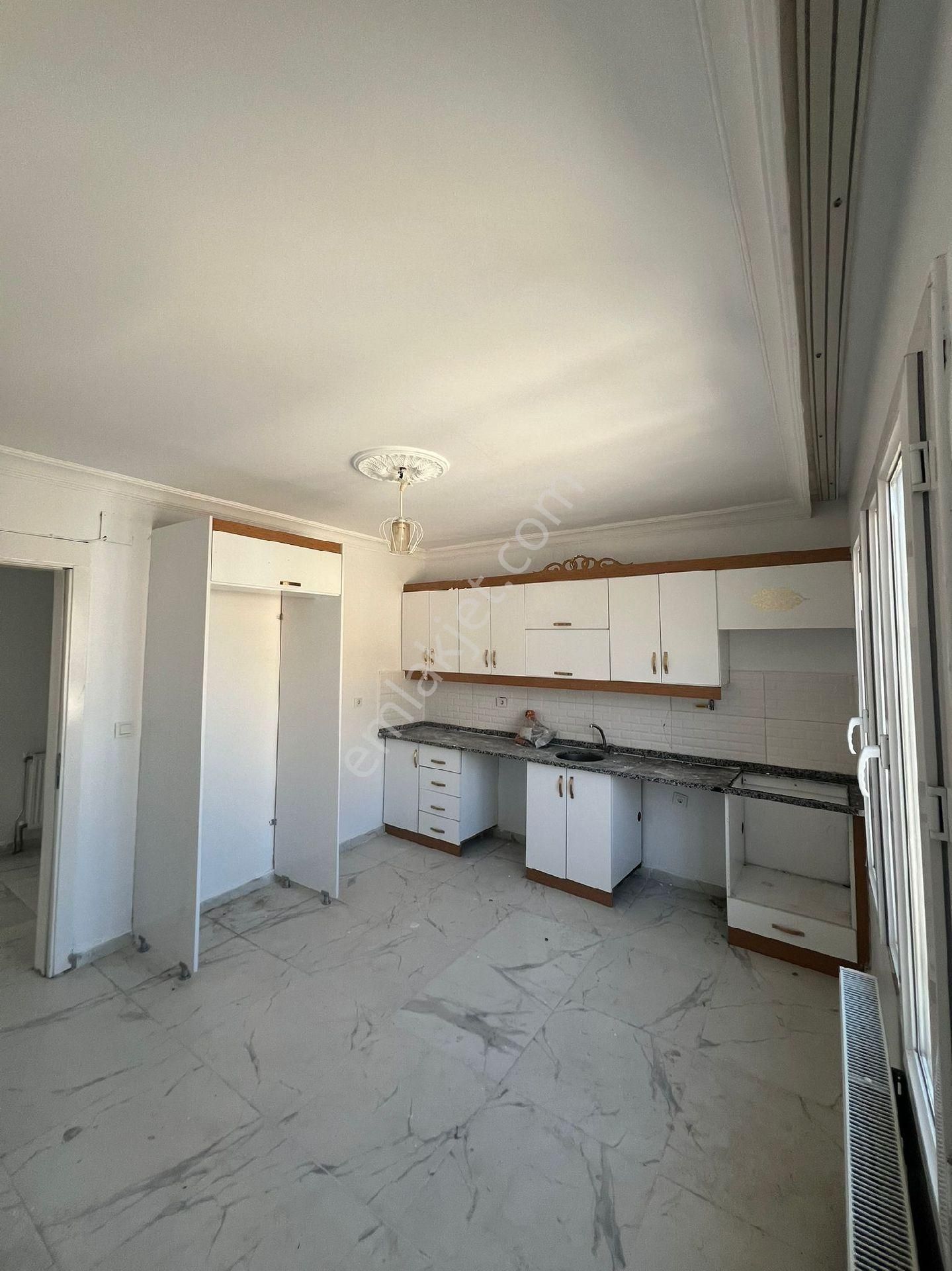 Bilge Emlaktan Konakta Satlık 3+1 Yıkım Kararı Yoktur. - Görsel 2