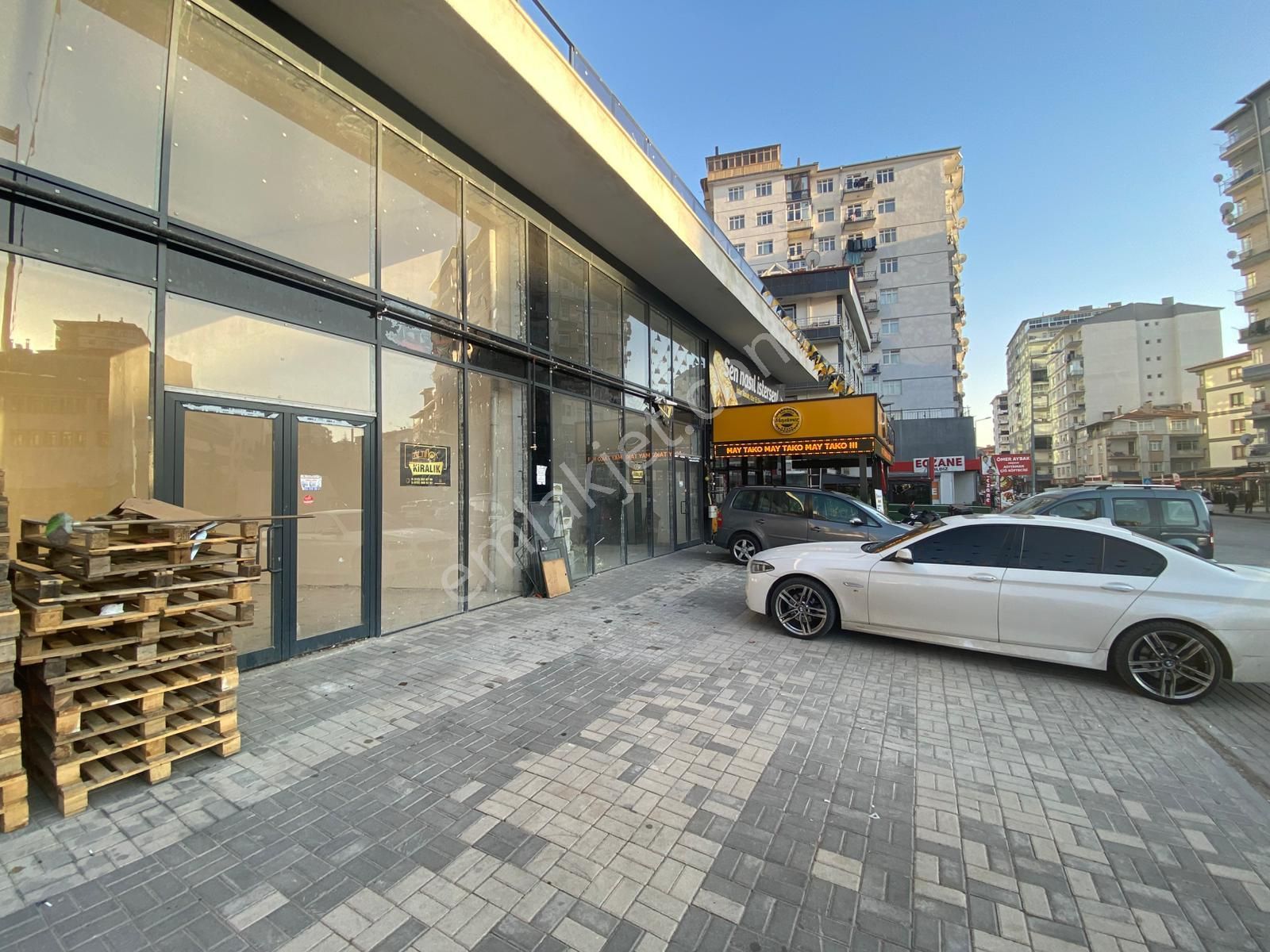 İvedik Ana Cadde Üzeri 100 M2 Sıfır Dükkan
