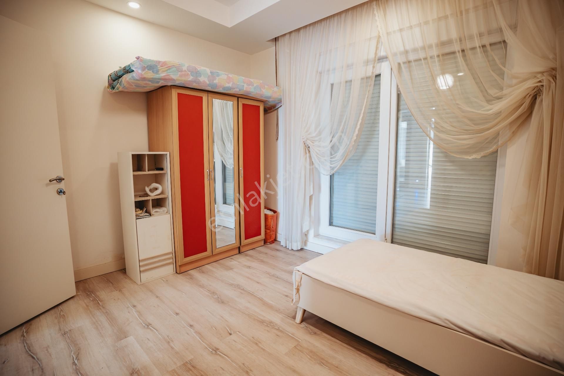 Site İçerisinde 5+1 Tripleks Villa - Görsel 9