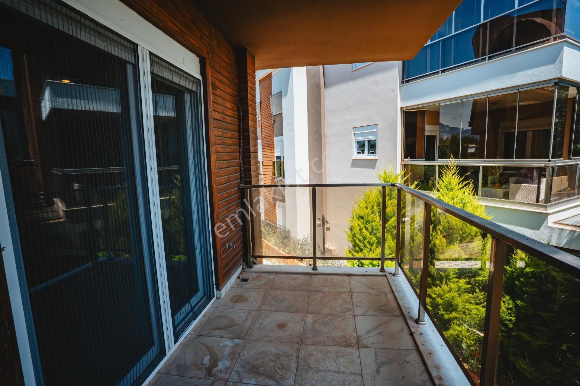 Site İçerisinde 5+1 Tripleks Villa - Görsel 23