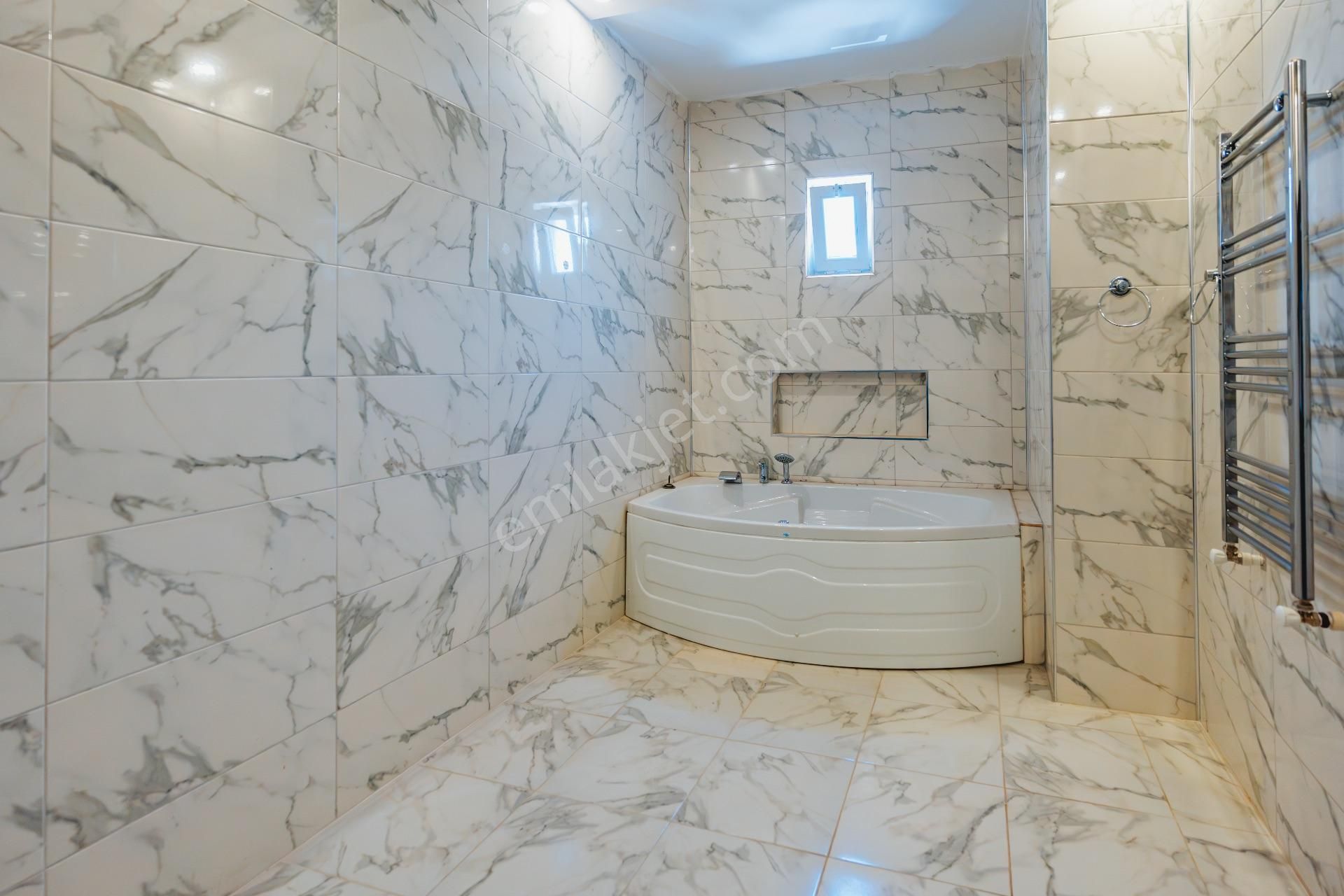Site İçerisinde 5+1 Tripleks Villa - Görsel 30