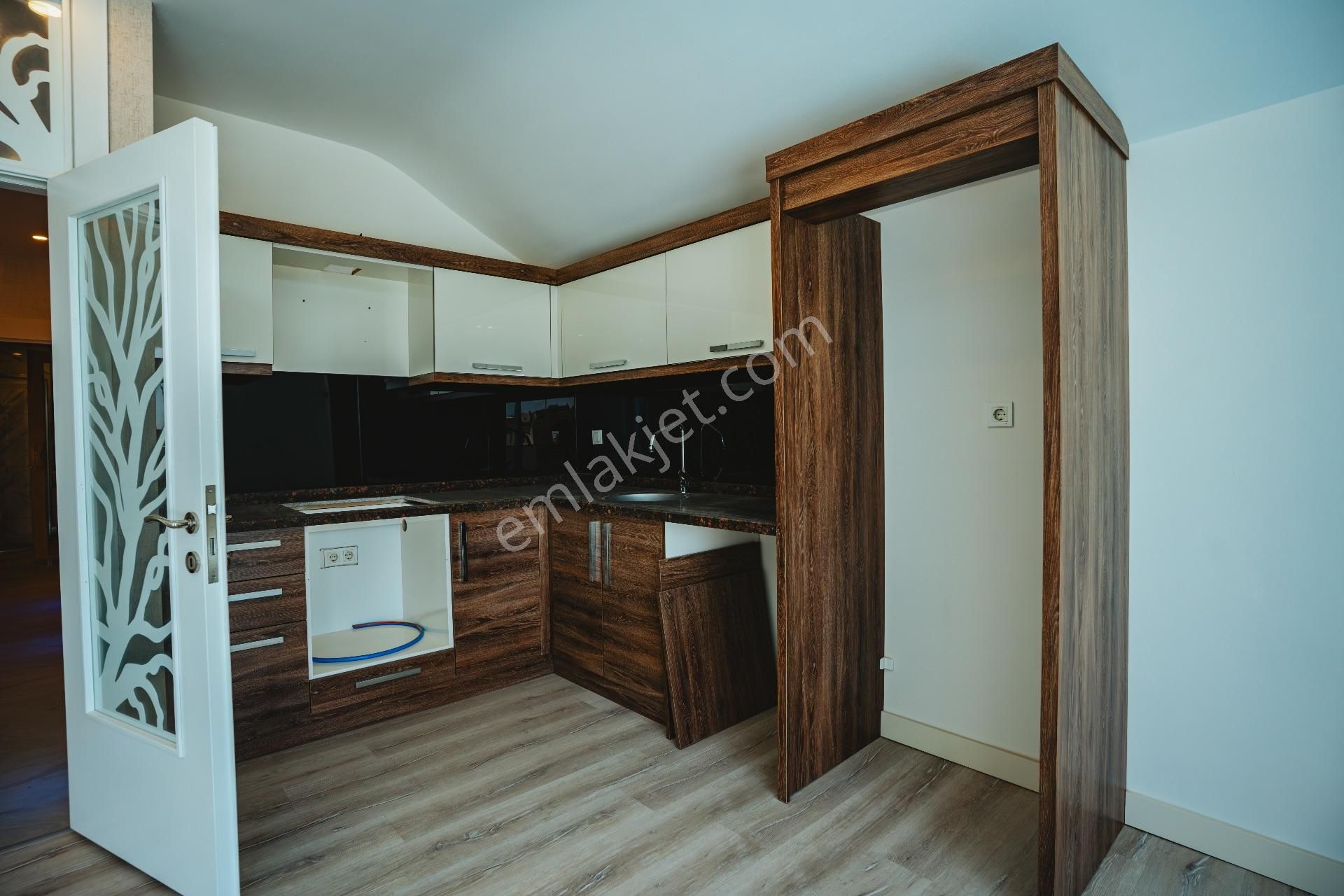 Site İçerisinde 5+1 Tripleks Villa - Görsel 27