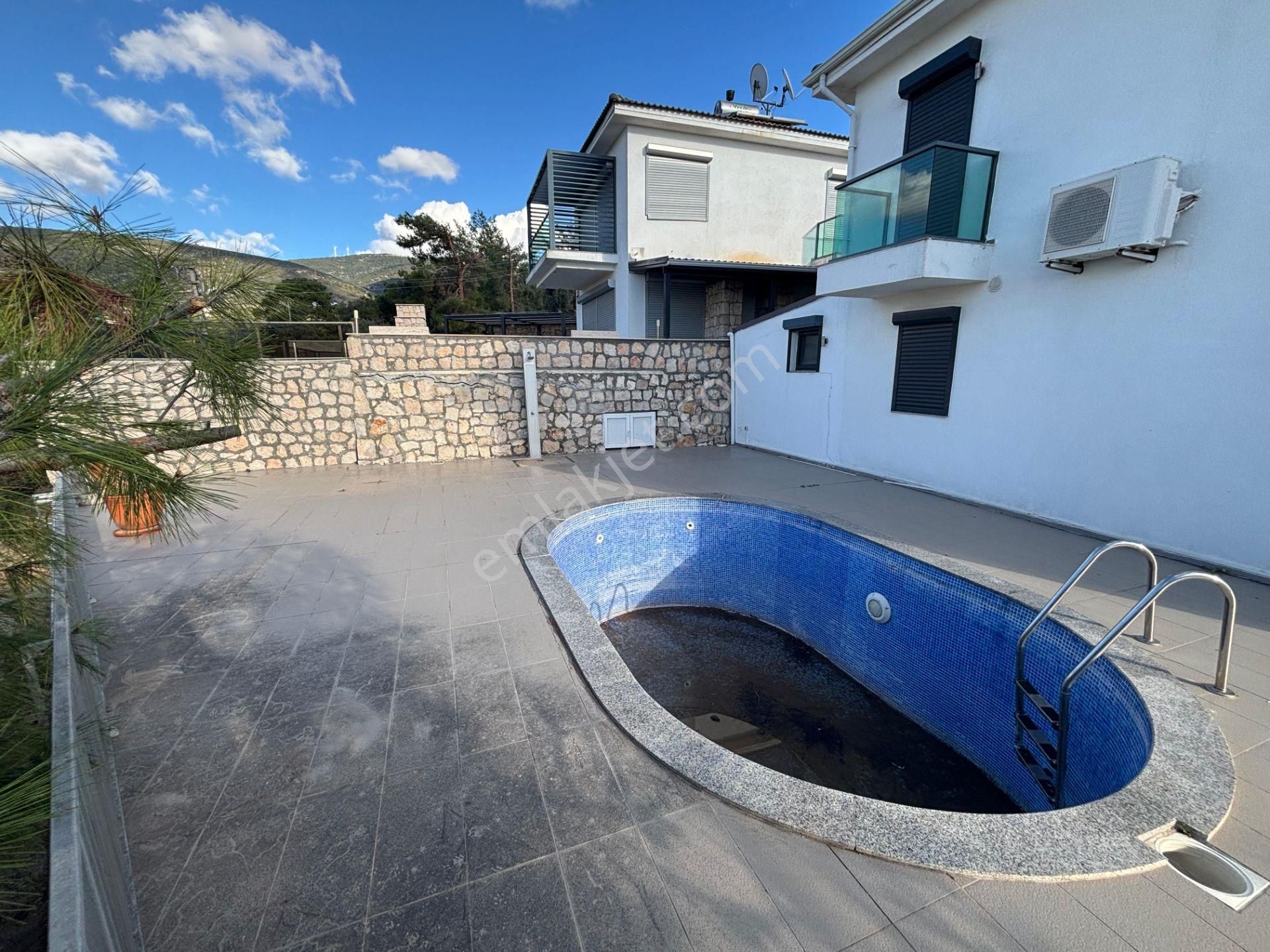 Didim Akbükte Müstakil Havuzlu Ful Deniz Manzaralı Satılık Villa - Görsel 8