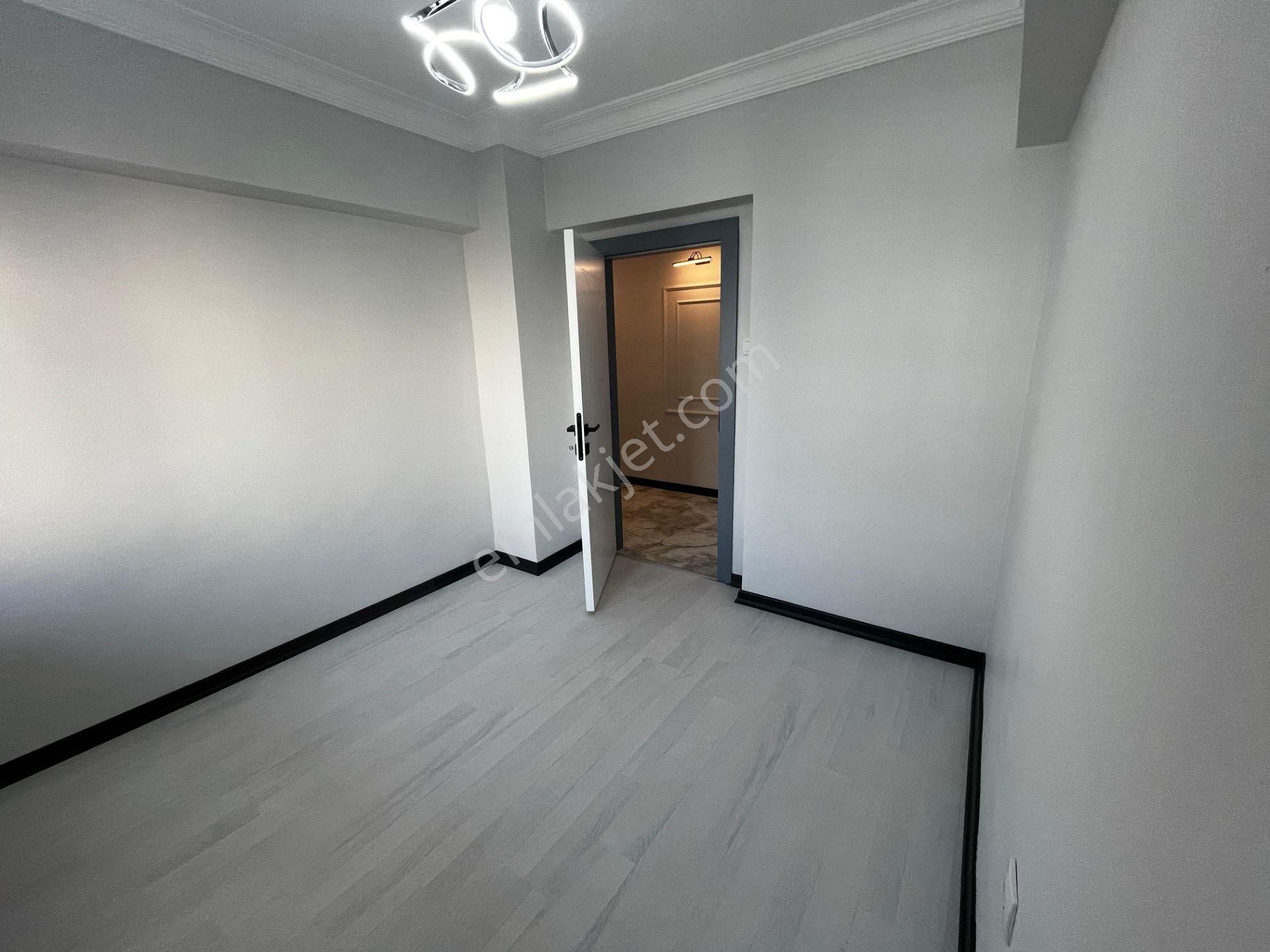 Mareşal Çakmak Mh Muazzam Konumda 3+1 Ara Katta Süper Lux Yapılı Daire - Görsel 19