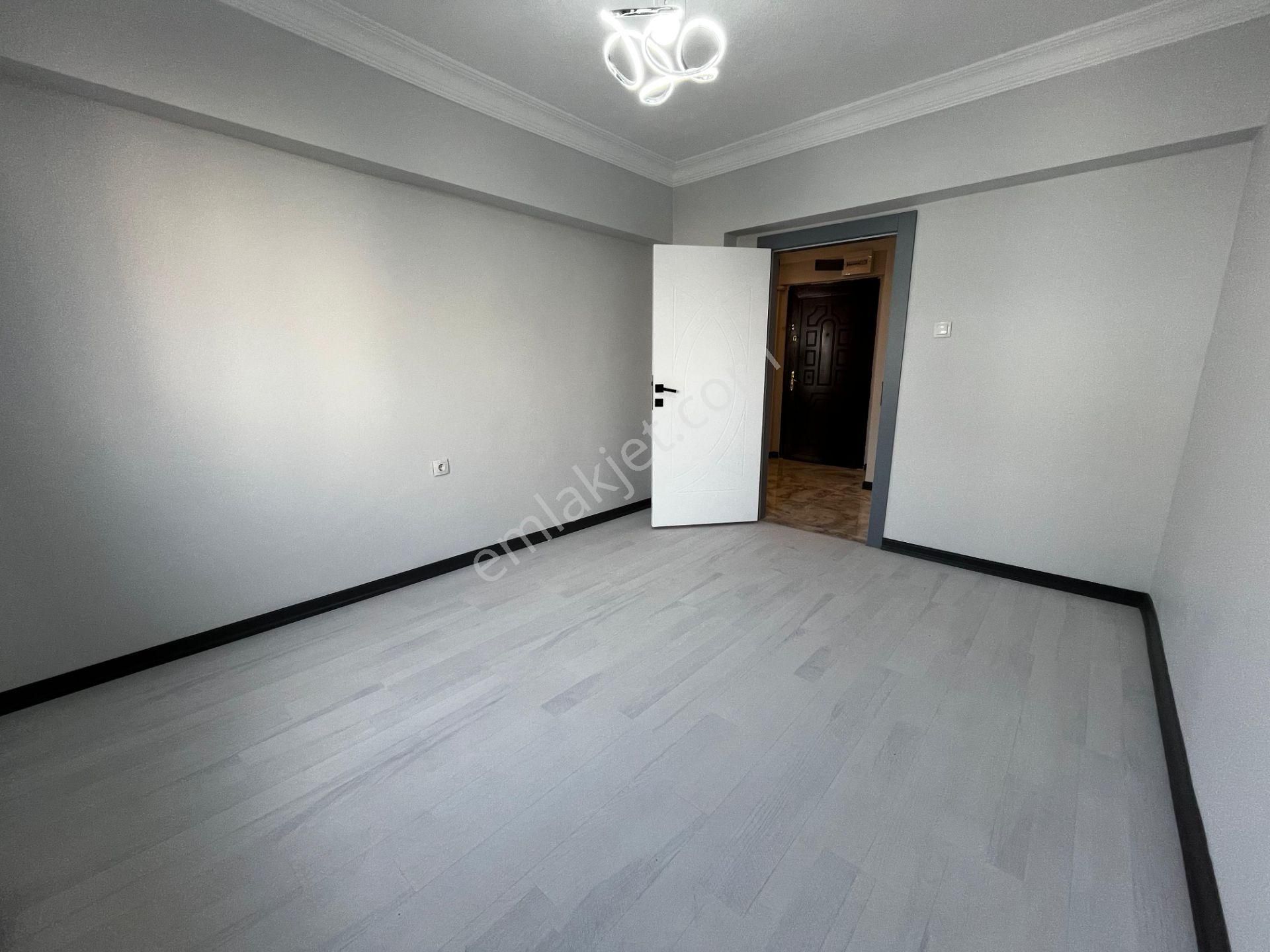 Mareşal Çakmak Mh Muazzam Konumda 3+1 Ara Katta Süper Lux Yapılı Daire - Görsel 16