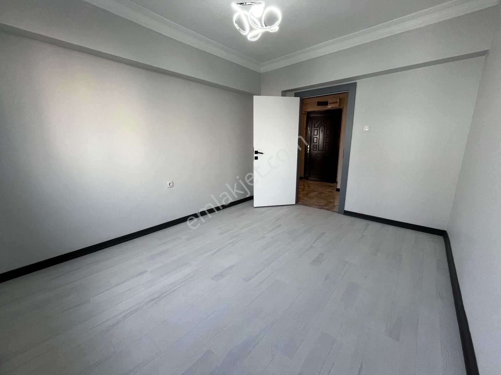 Mareşal Çakmak Mh Muazzam Konumda 3+1 Ara Katta Süper Lux Yapılı Daire - Görsel 15