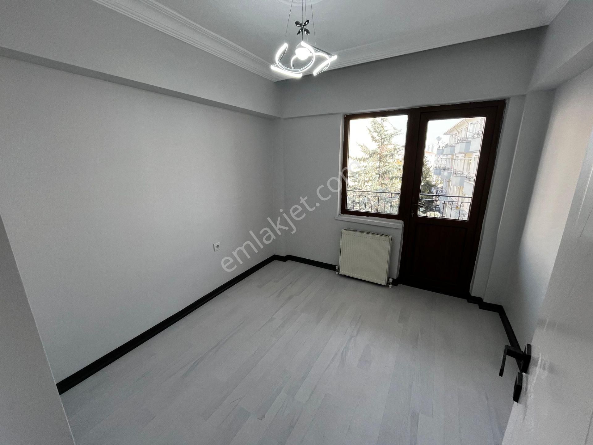 Mareşal Çakmak Mh Muazzam Konumda 3+1 Ara Katta Süper Lux Yapılı Daire - Görsel 17