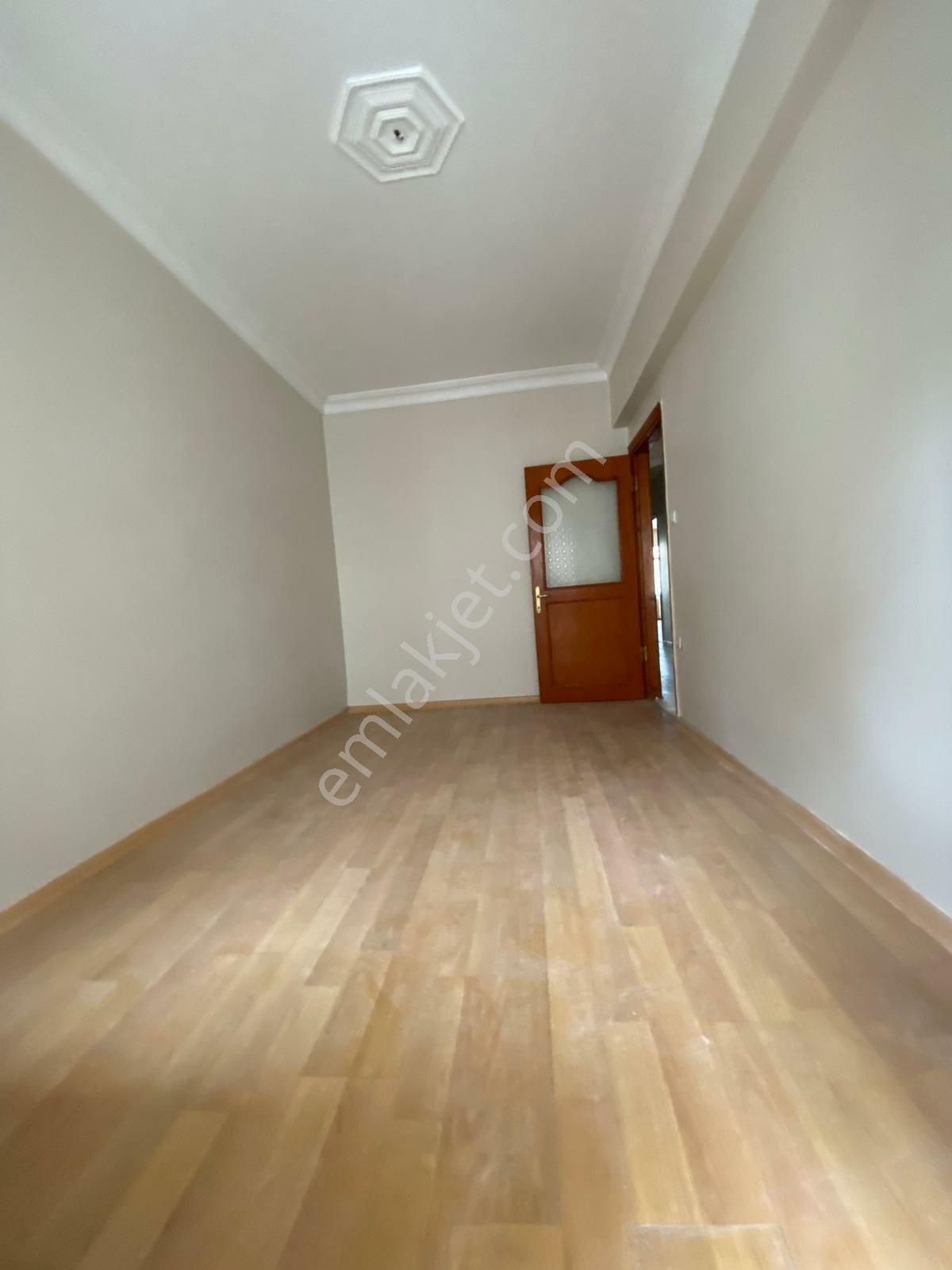 Beylikdüzü Kavaklı Merkezde 2+1 4 Katlı Binada Satılık - Görsel 10