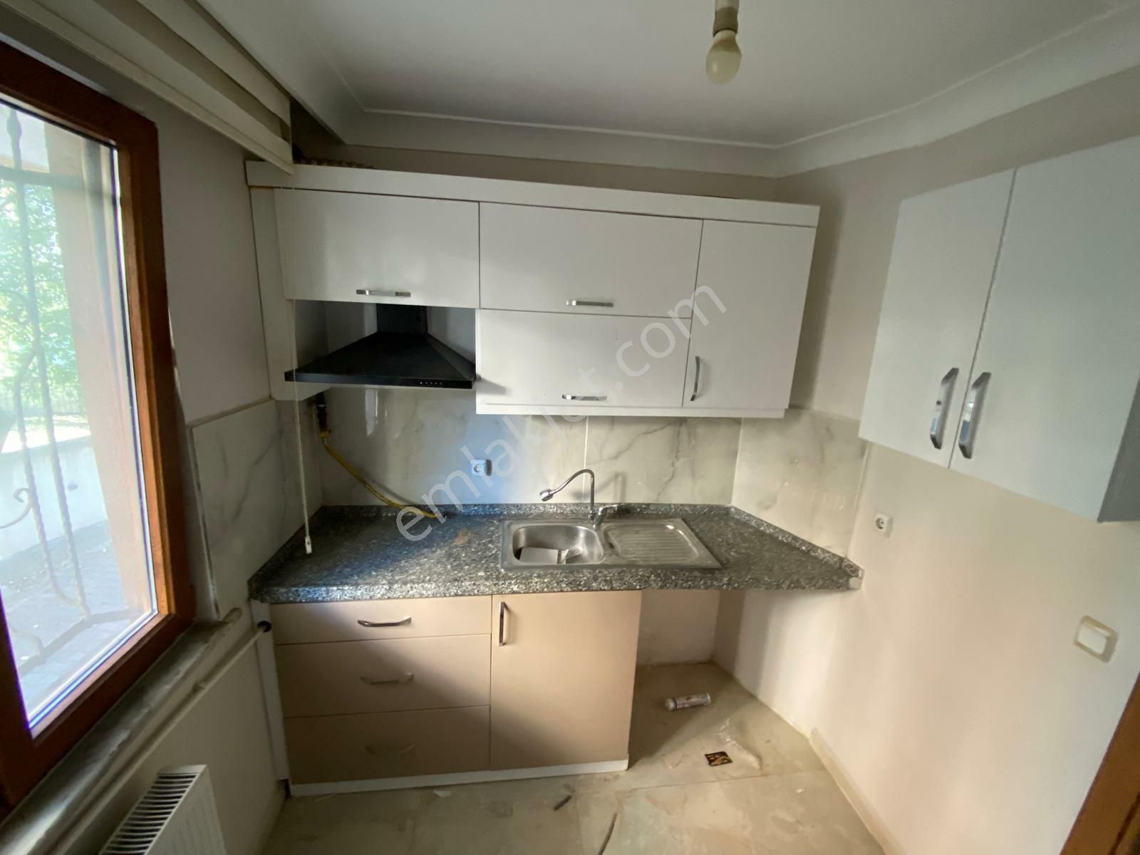 Beylikdüzü Kavaklı Merkezde 2+1 4 Katlı Binada Satılık - Görsel 6