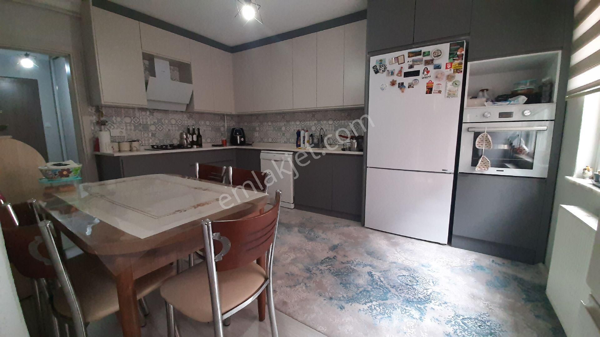 Zeytinköyde Merkezi Konumda Komple Satılık Bina - Görsel 22