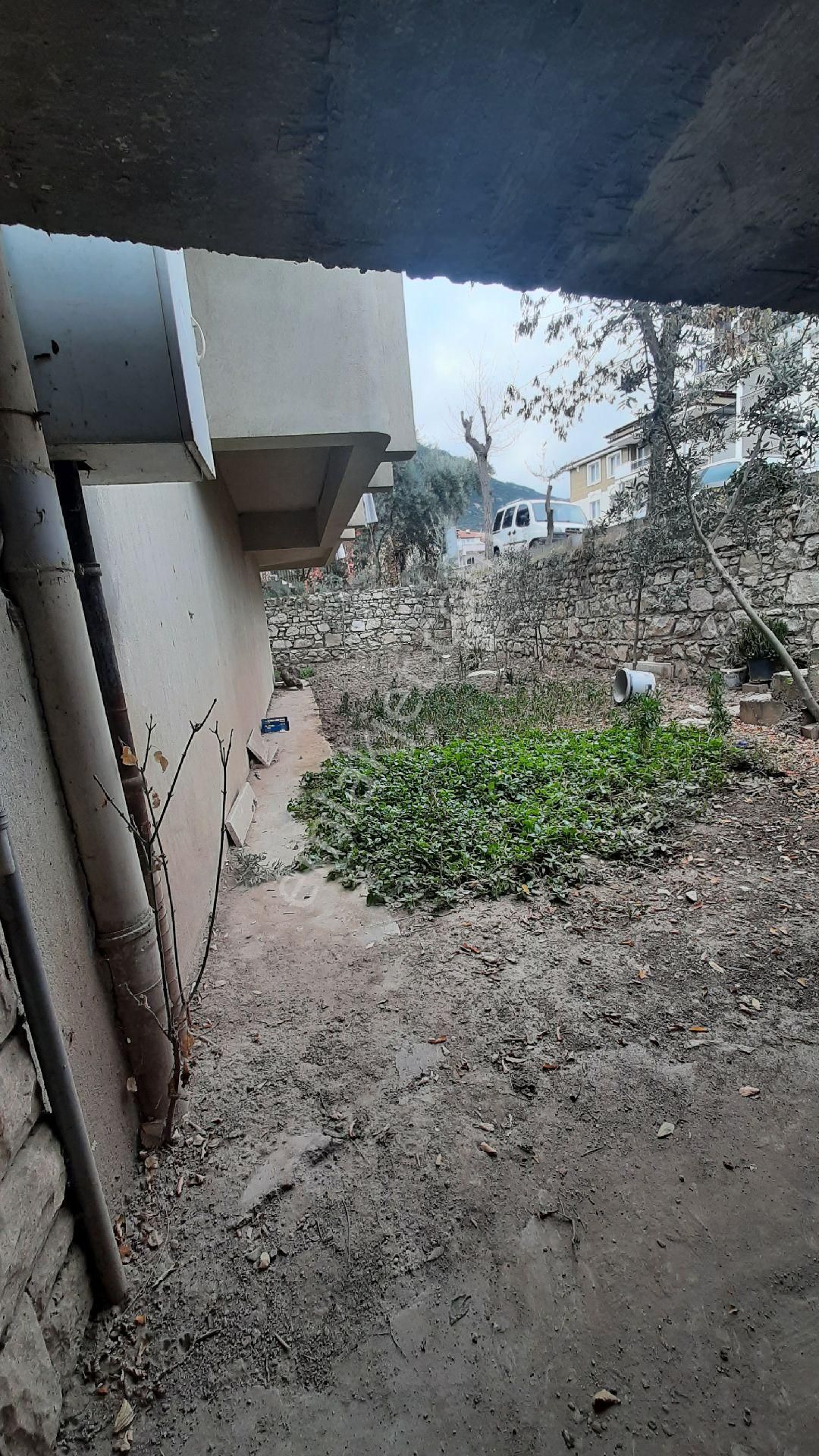 Zeytinköyde Merkezi Konumda Komple Satılık Bina - Görsel 30