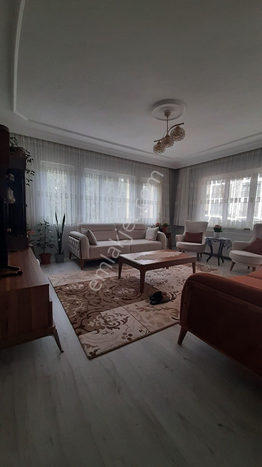 Zeytinköyde Merkezi Konumda Komple Satılık Bina - Görsel 12